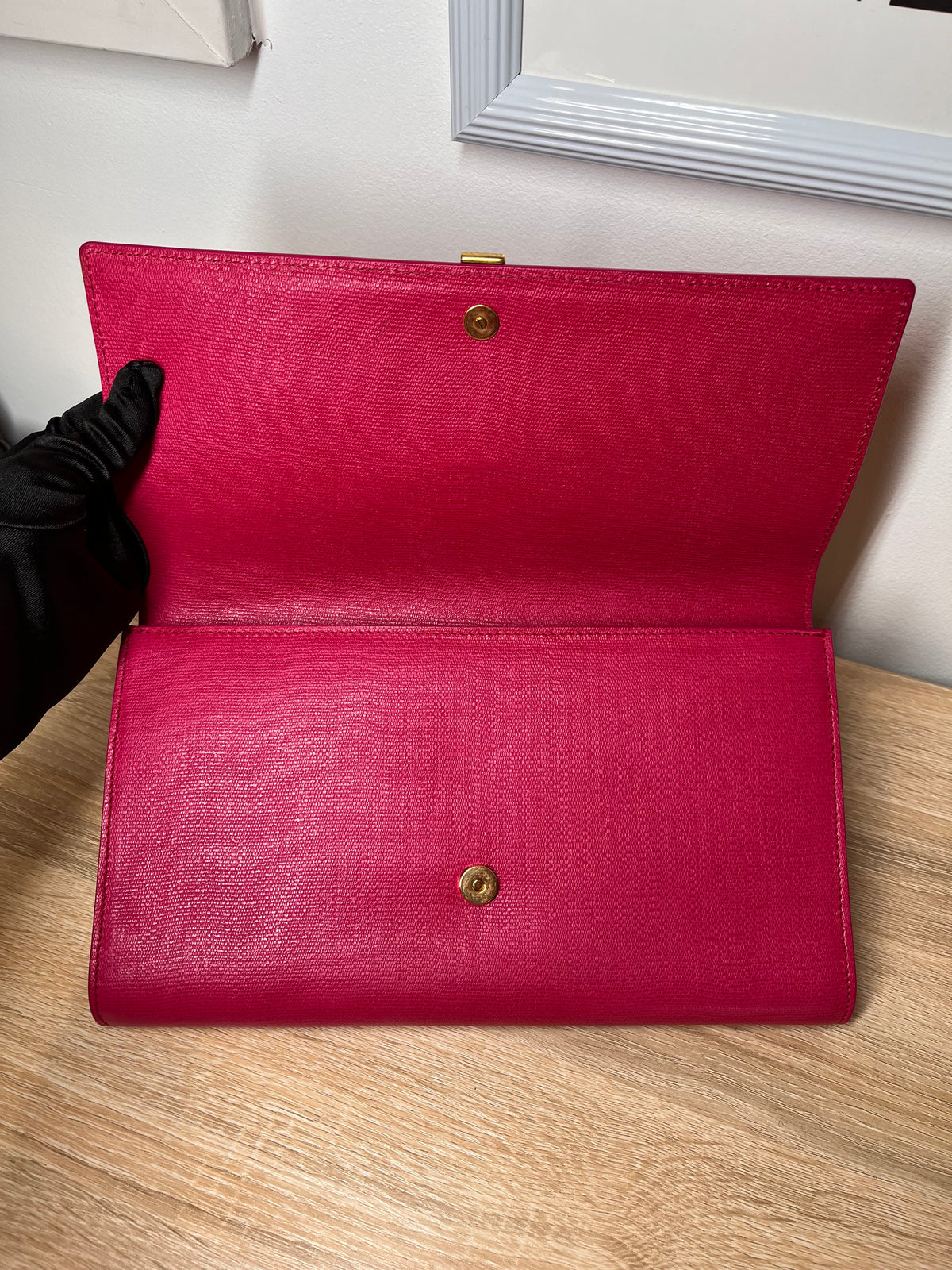 Pre-Owned YSL Y-Ligne Fuchsia Clutch