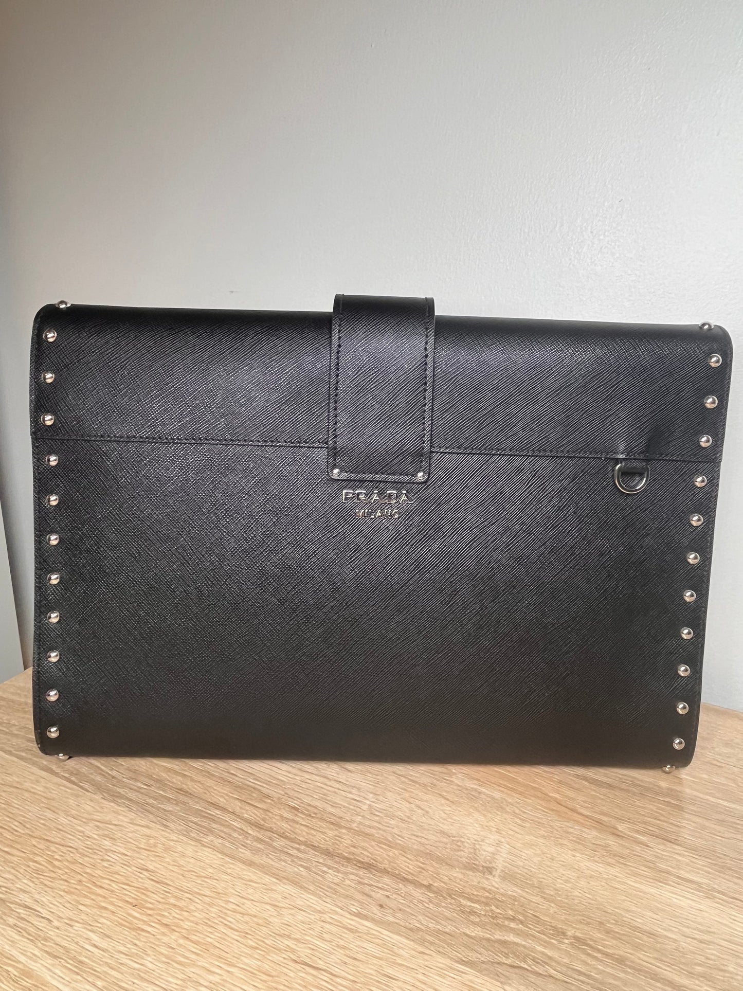 Pre-Owned PRADA Folio Black Handbag