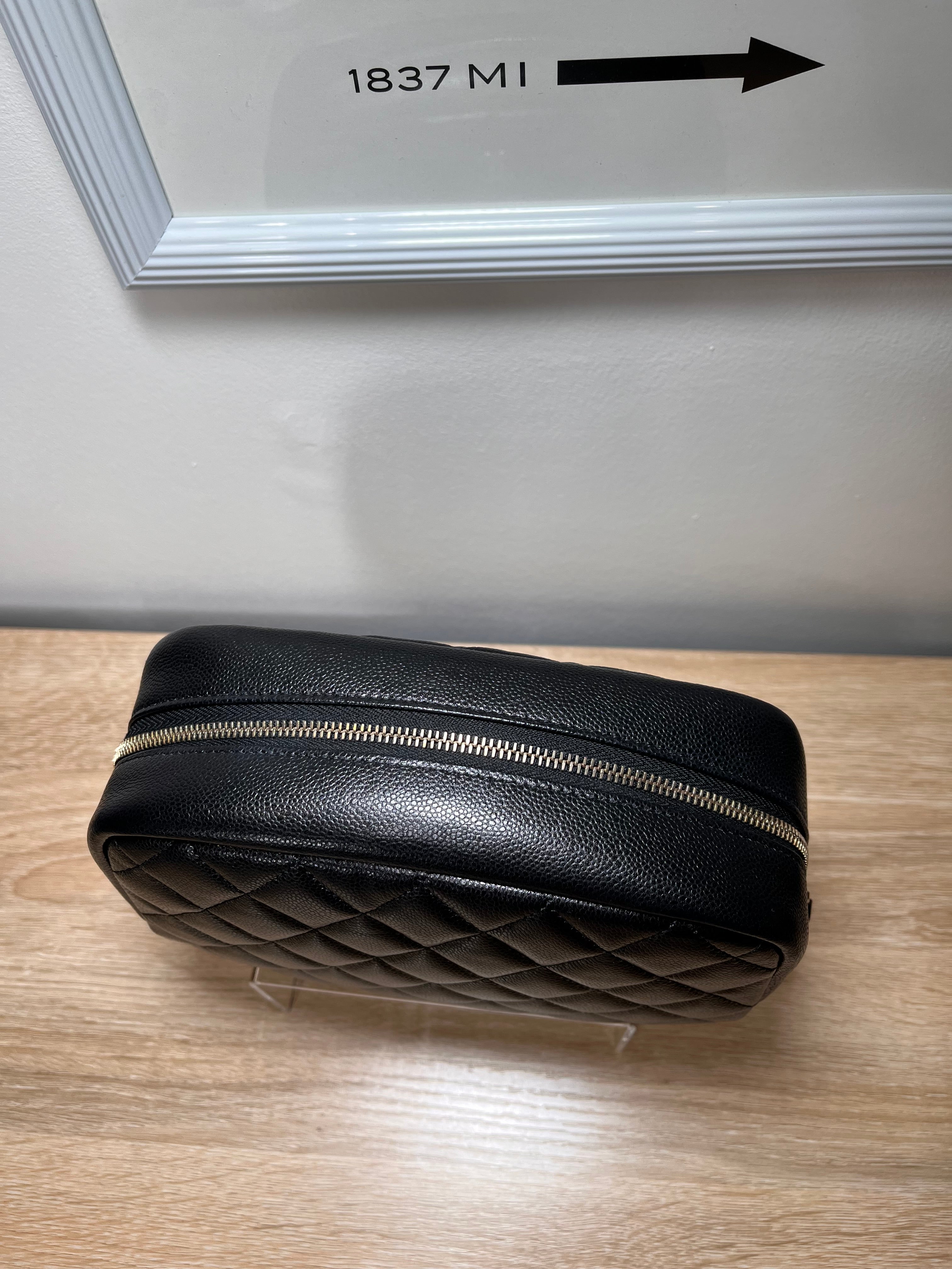 Pre-Owned CHANEL™ Caviar Quilted Cosmetic Black Pouch