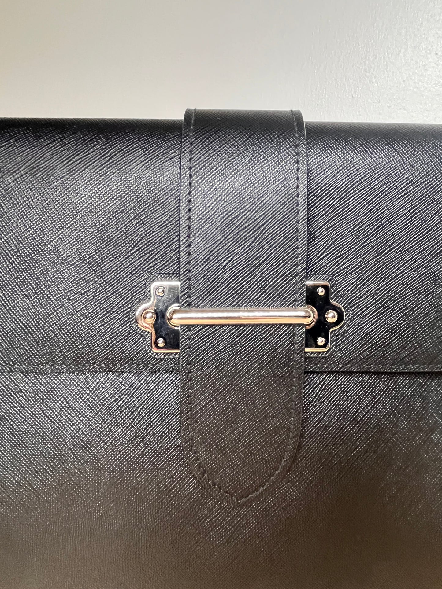 Pre-Owned PRADA Folio Black Handbag