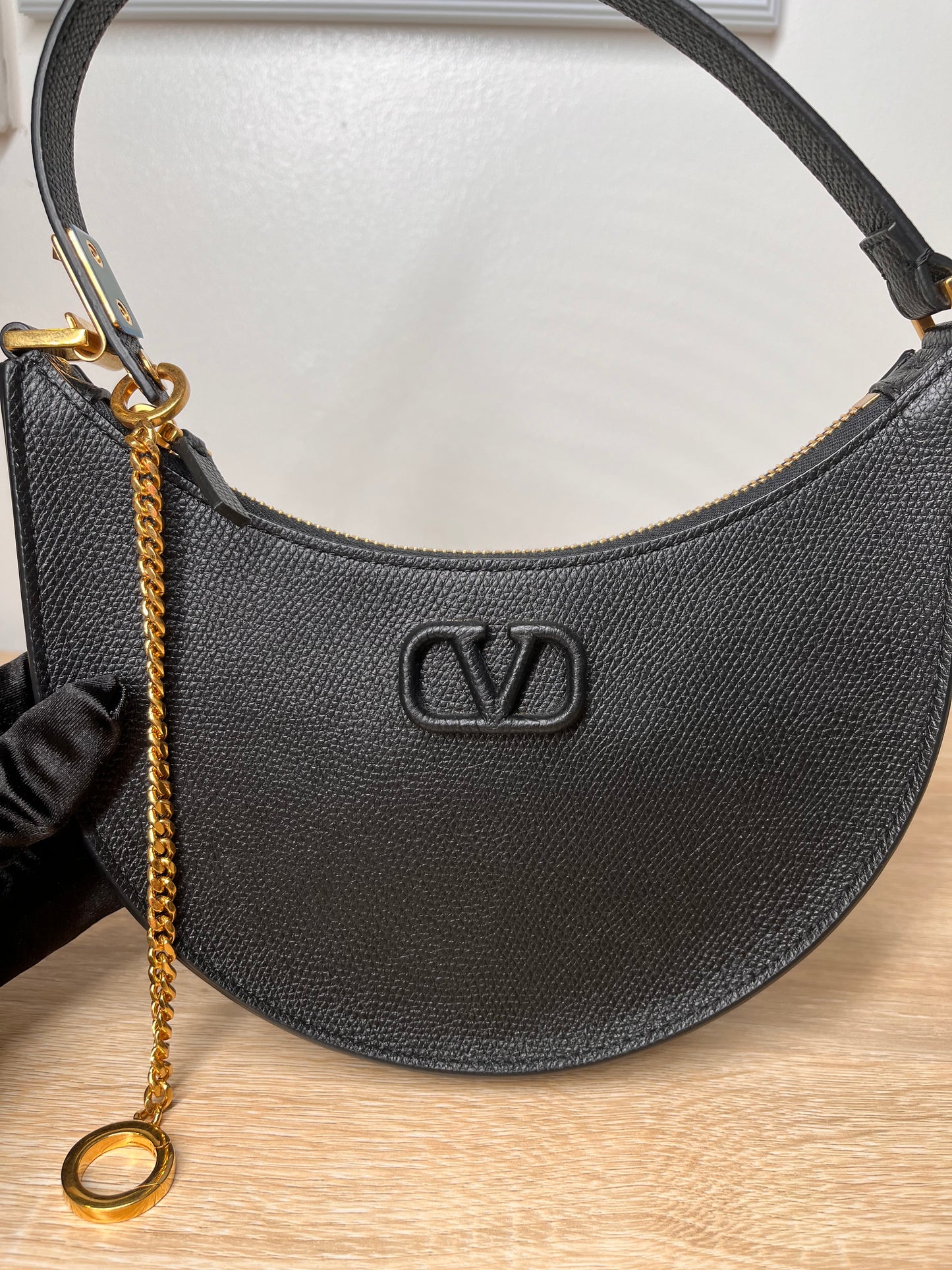 Pre-Owned VALENTINO Volgo Shoulder Bag Black, Mini