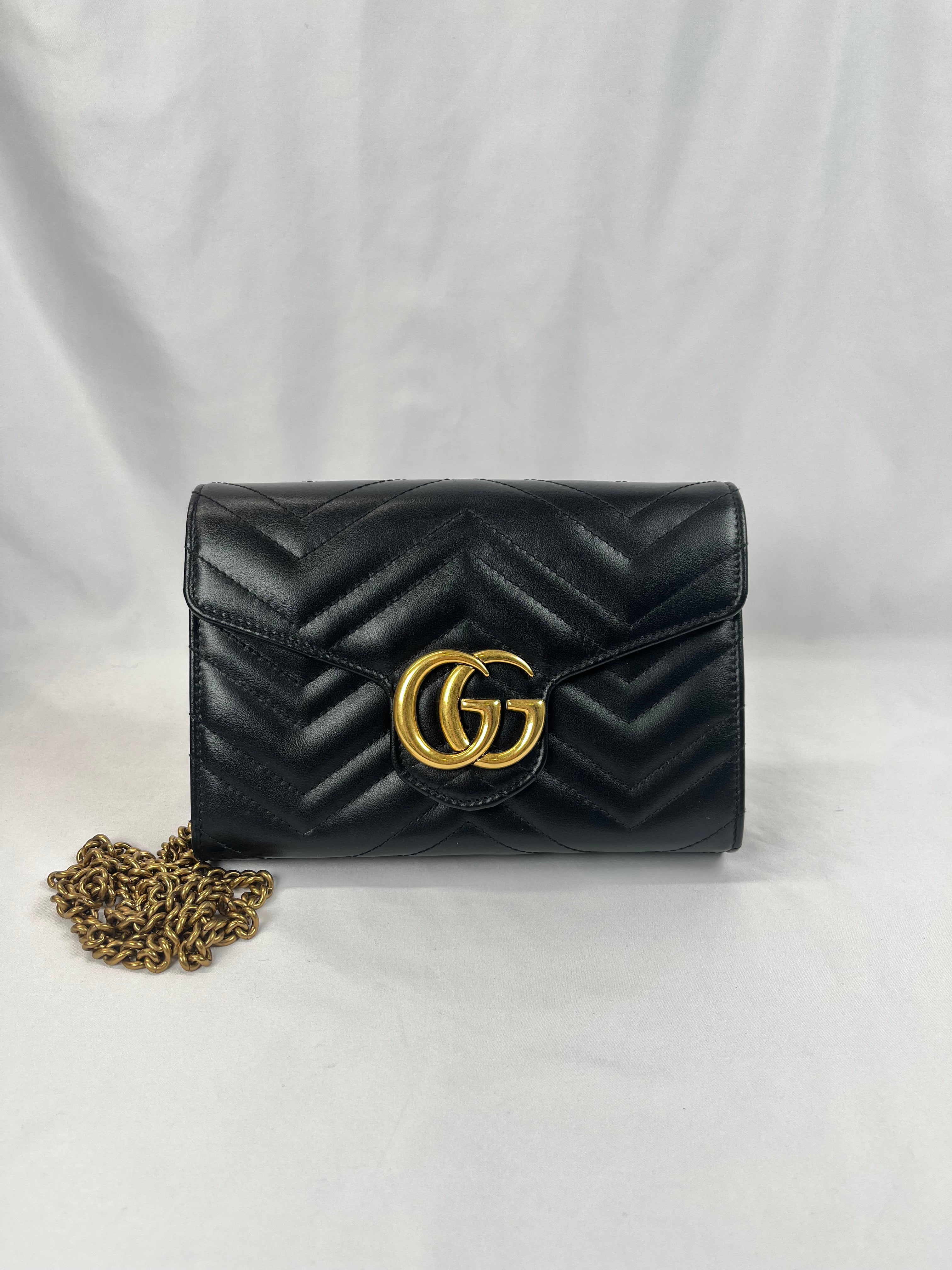 Pre-Owned GUCCI GG Marmont Super Mini Black Handbag