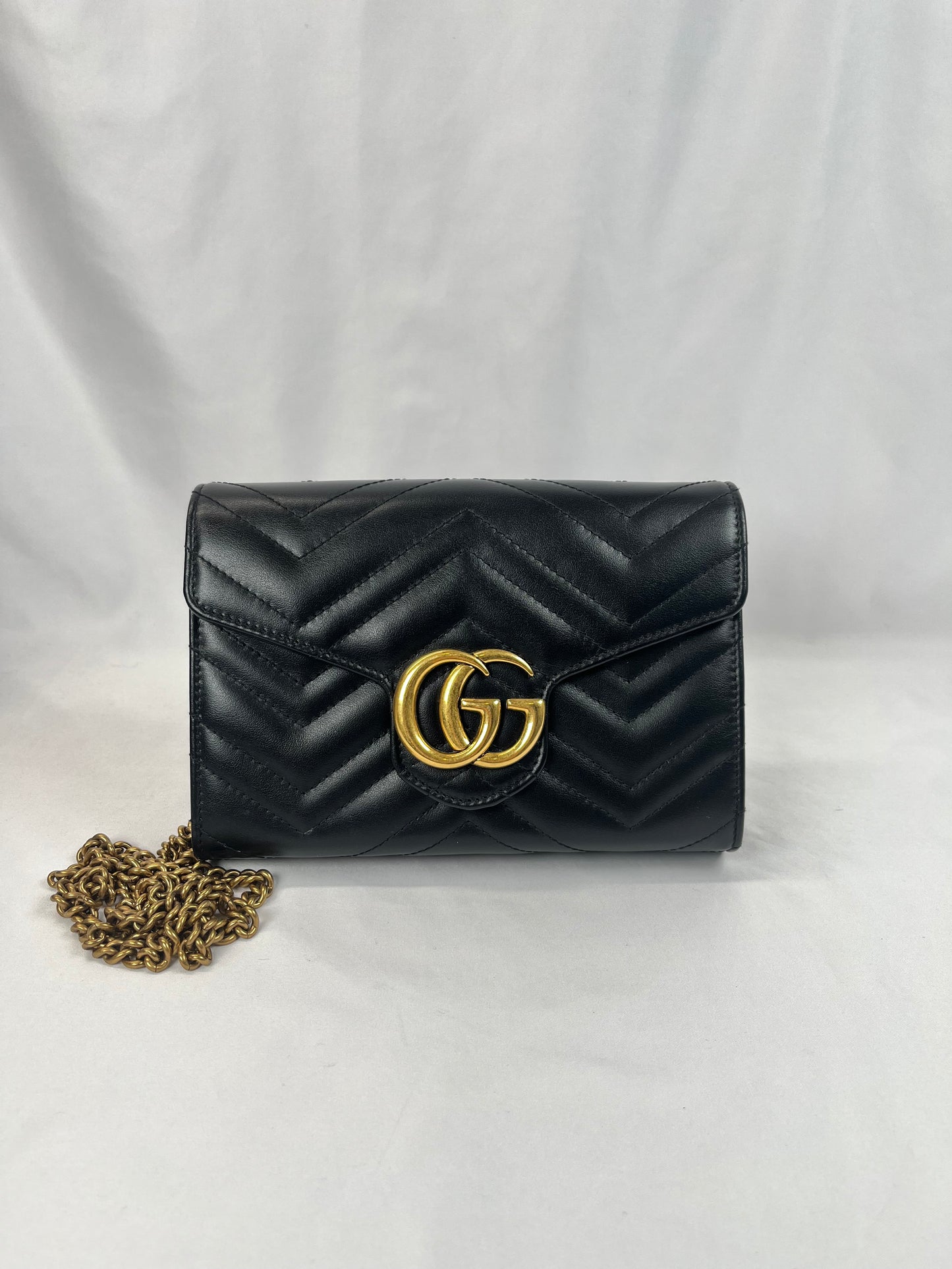 Pre-Owned GUCCI GG Marmont wallet on chain Black Handbag