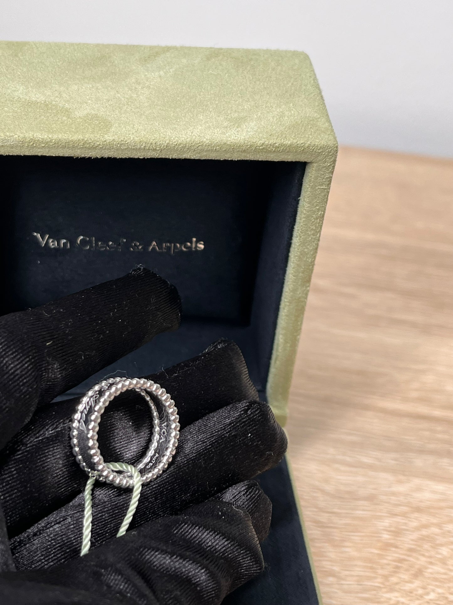 Pre-Owned VAN CLEEF & ARPELS - Perlee Signature 18K White Gold Ring, 51
