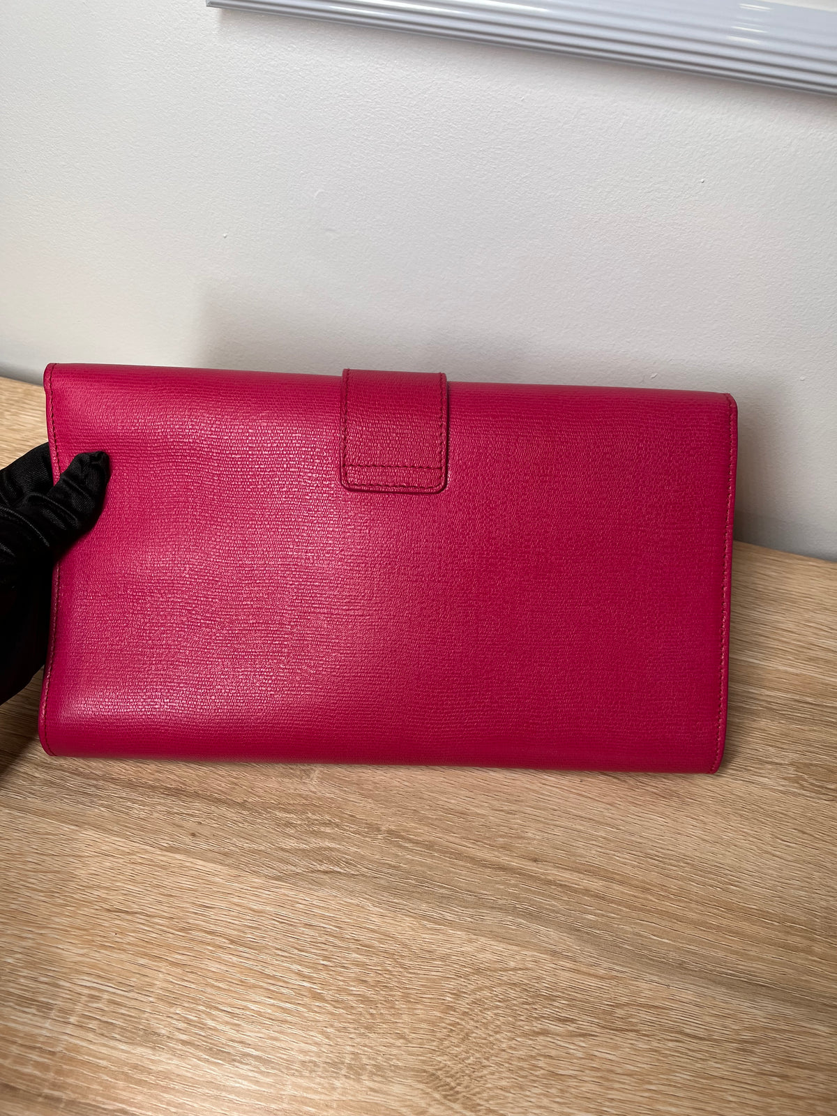 Pre-Owned YSL Y-Ligne Fuchsia Clutch