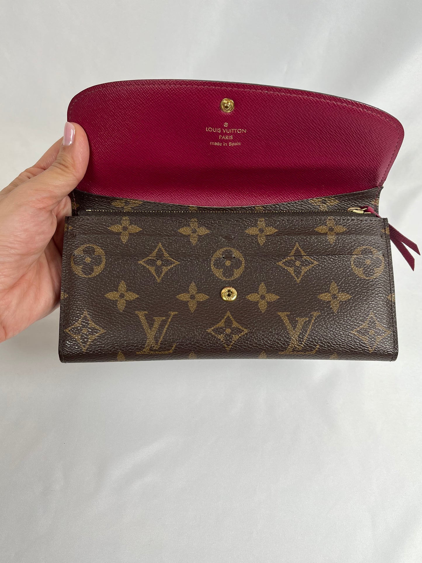 Pre-Owned LOUIS VUITTON Emilie Monogram/Fuschia Wallet
