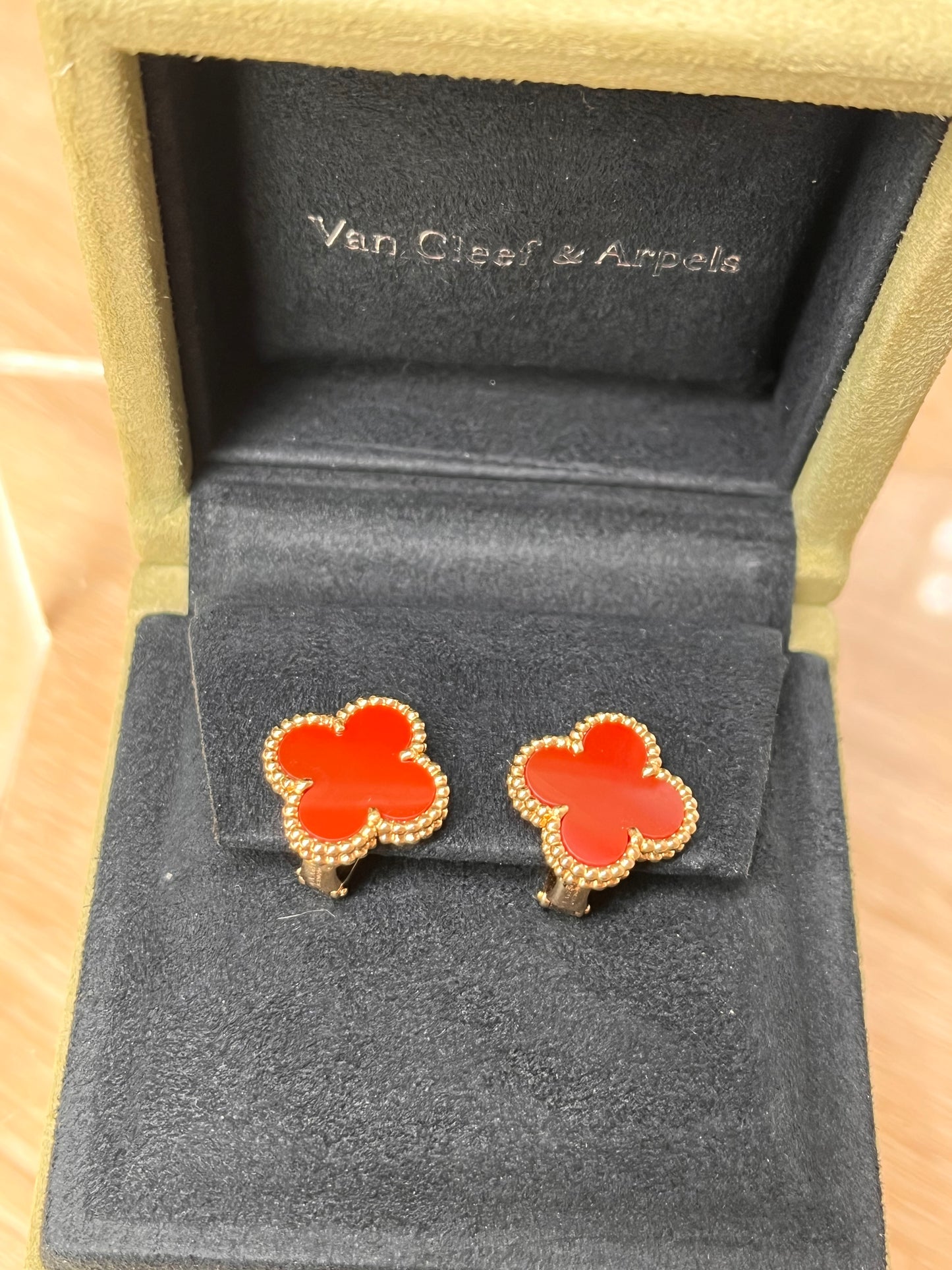 Pre-Owned VAN CLEEF & ARPELS Vintage Alhambra Carnelian Earrings