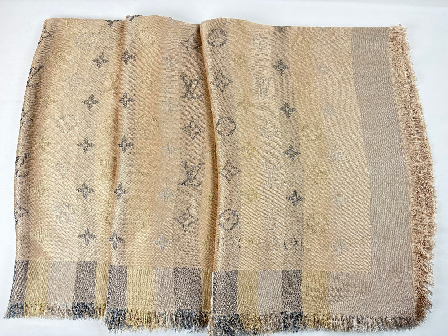 Pre-Owned LOUIS VUITTON So Shine Metallic Shawl