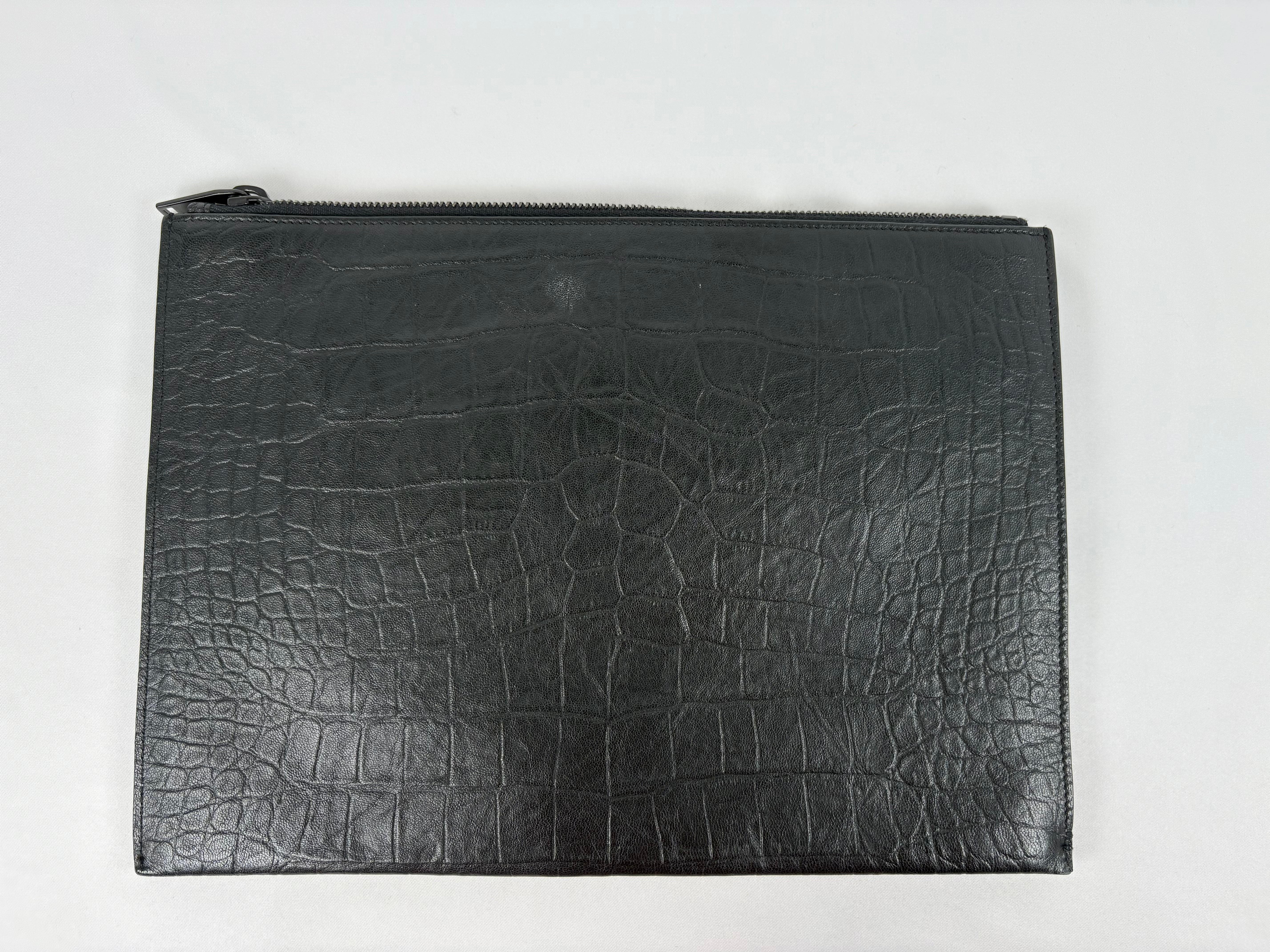 Pre-Owned SAINT LAURENT Croc Embossed Black/Black Clutch