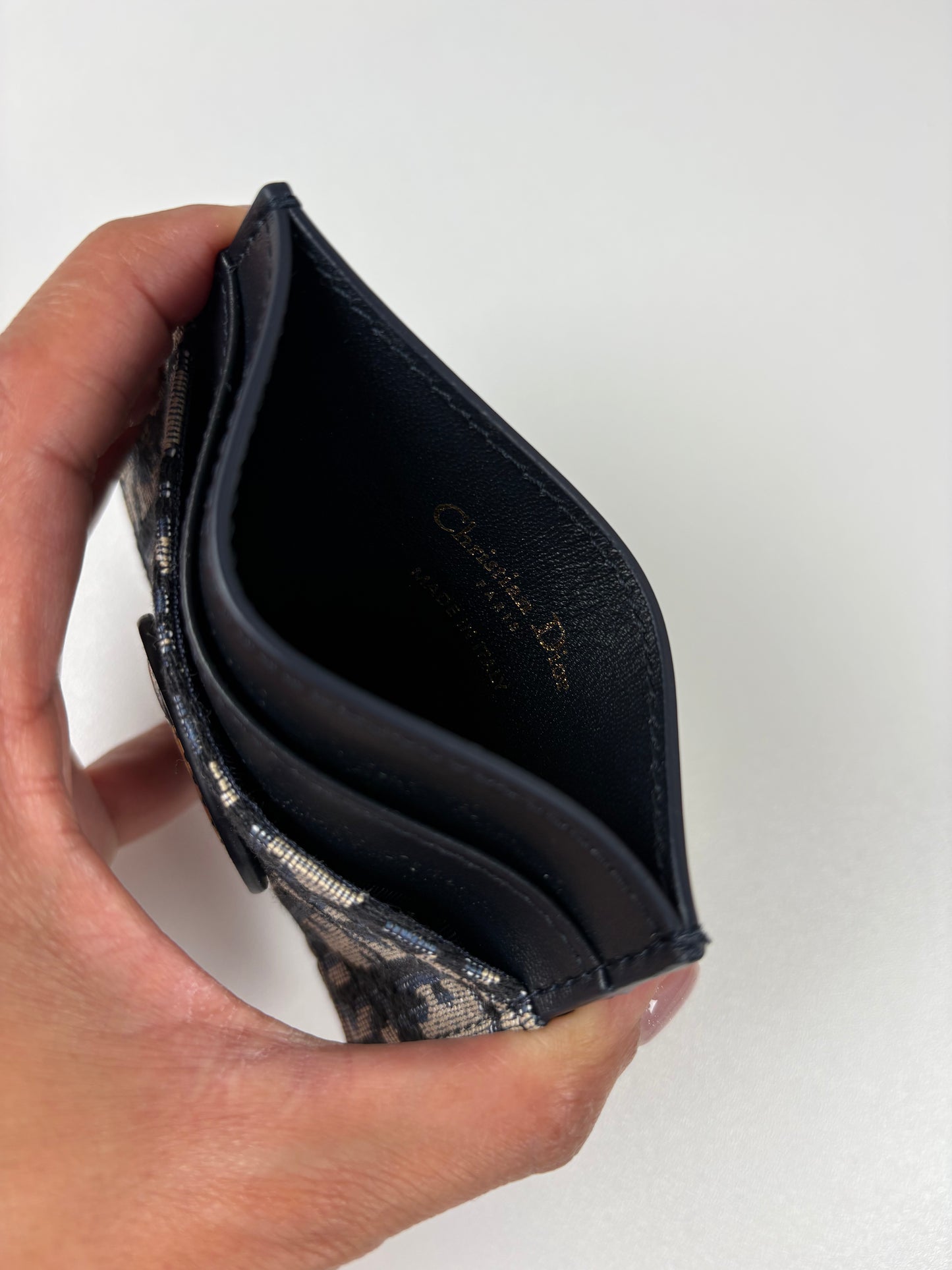 Pre-Owned CHRISTIAN DIOR 30 Montaigne Freesia Card Holder