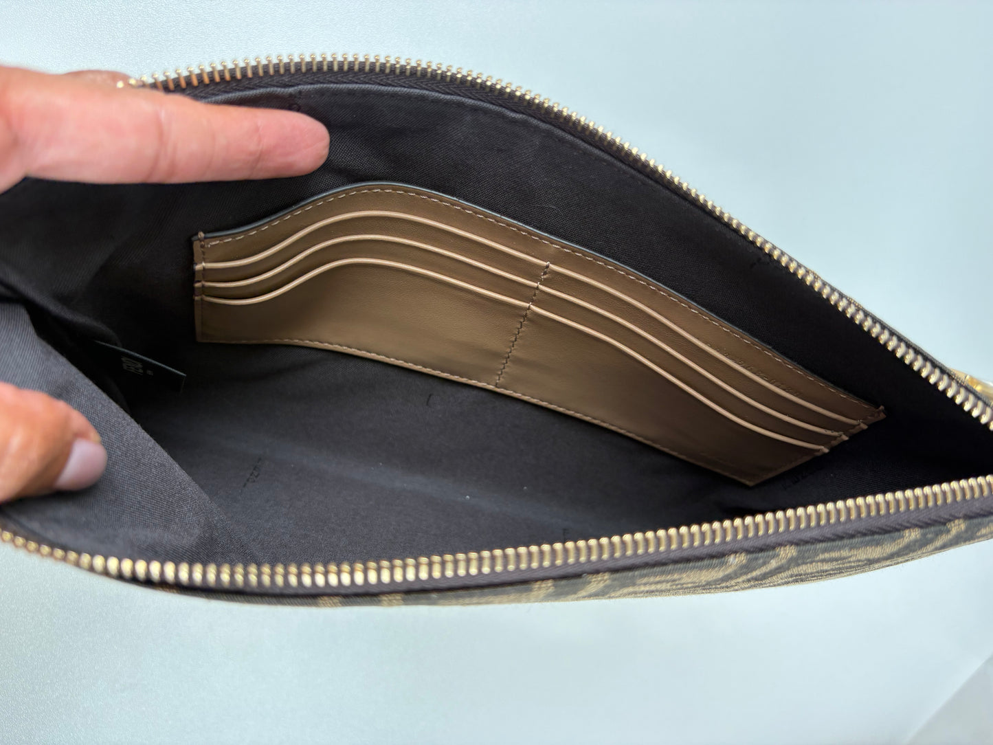 Pre-Owned FENDI Baguette Clutch, Brown, Medium