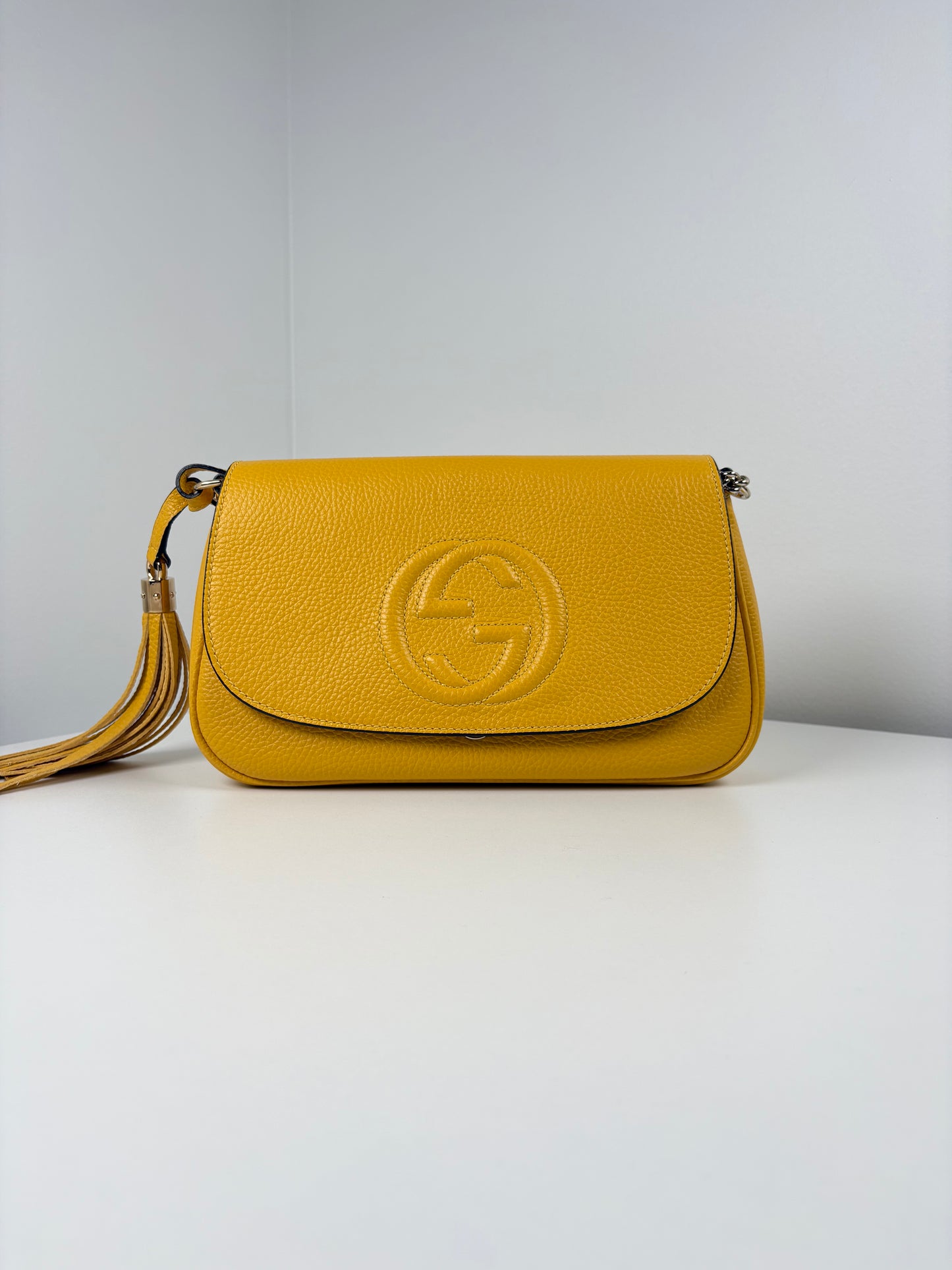 Pre-Owned GUCCI Soho Chain Should Handbag, Yellow