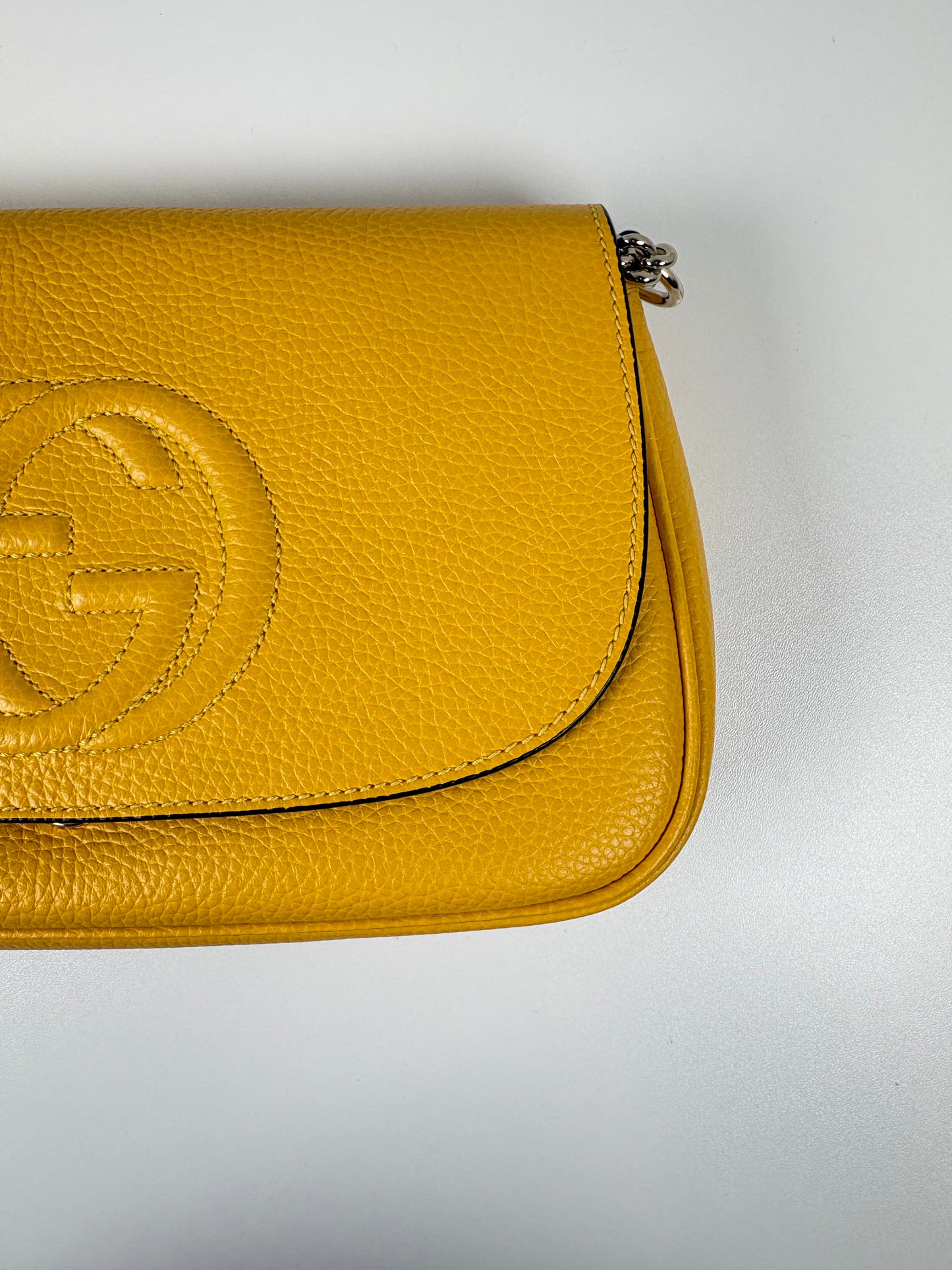 Pre-Owned GUCCI Soho Chain Should Handbag, Yellow