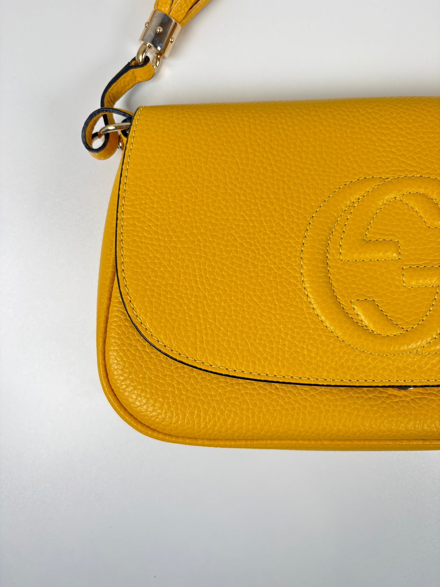 Pre-Owned GUCCI Soho Chain Should Handbag, Yellow