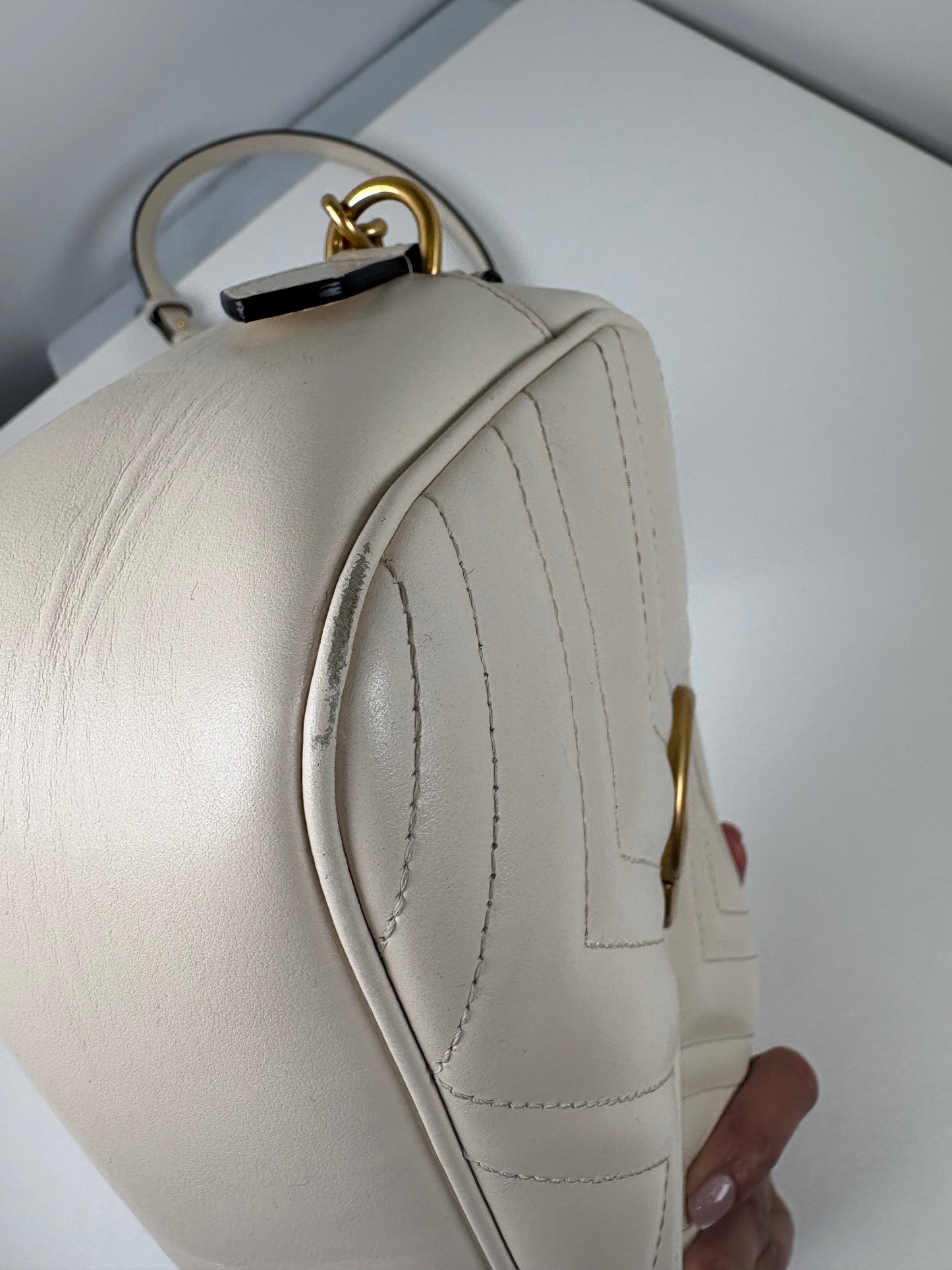 Pre-Owned GUCCI Marmont Camera Handbag, Ivory, Small