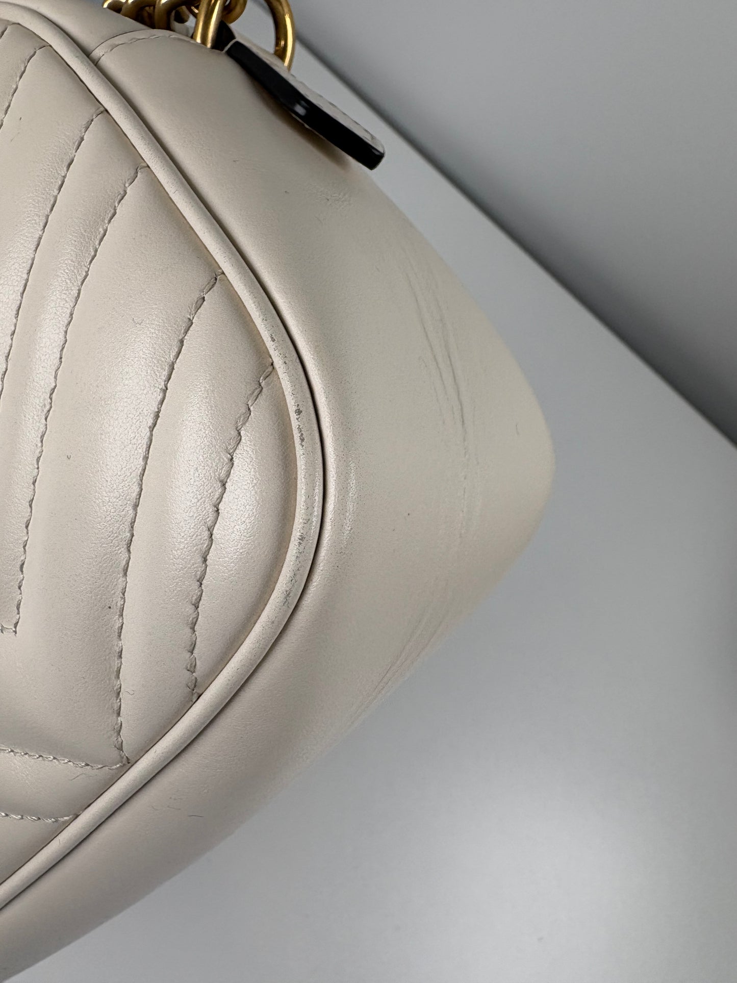 Pre-Owned GUCCI Marmont Camera Handbag, Ivory, Small