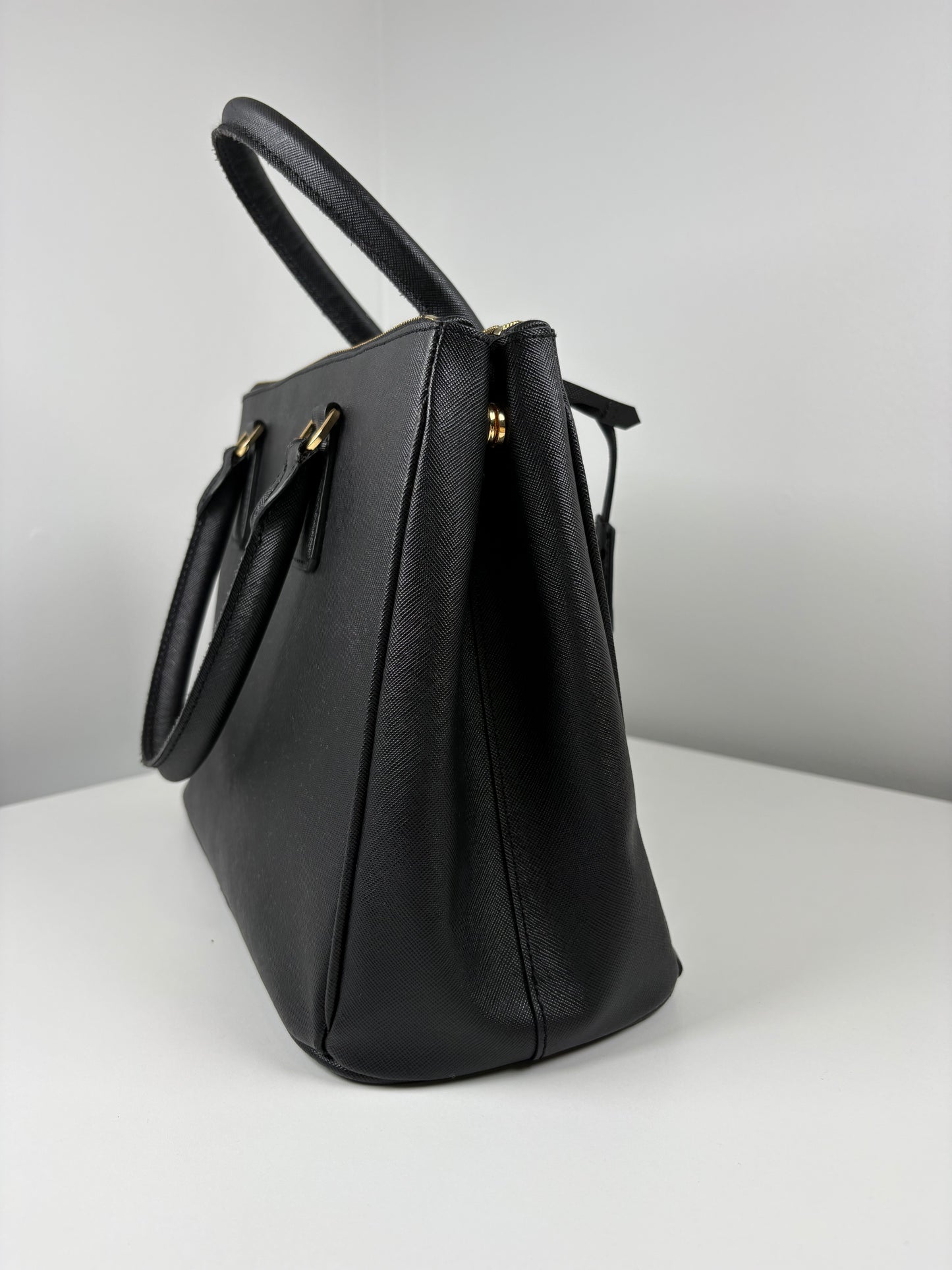 Pre-Owned PRADA Saffiano Galleria Double Zip Handbag, Black, Medium