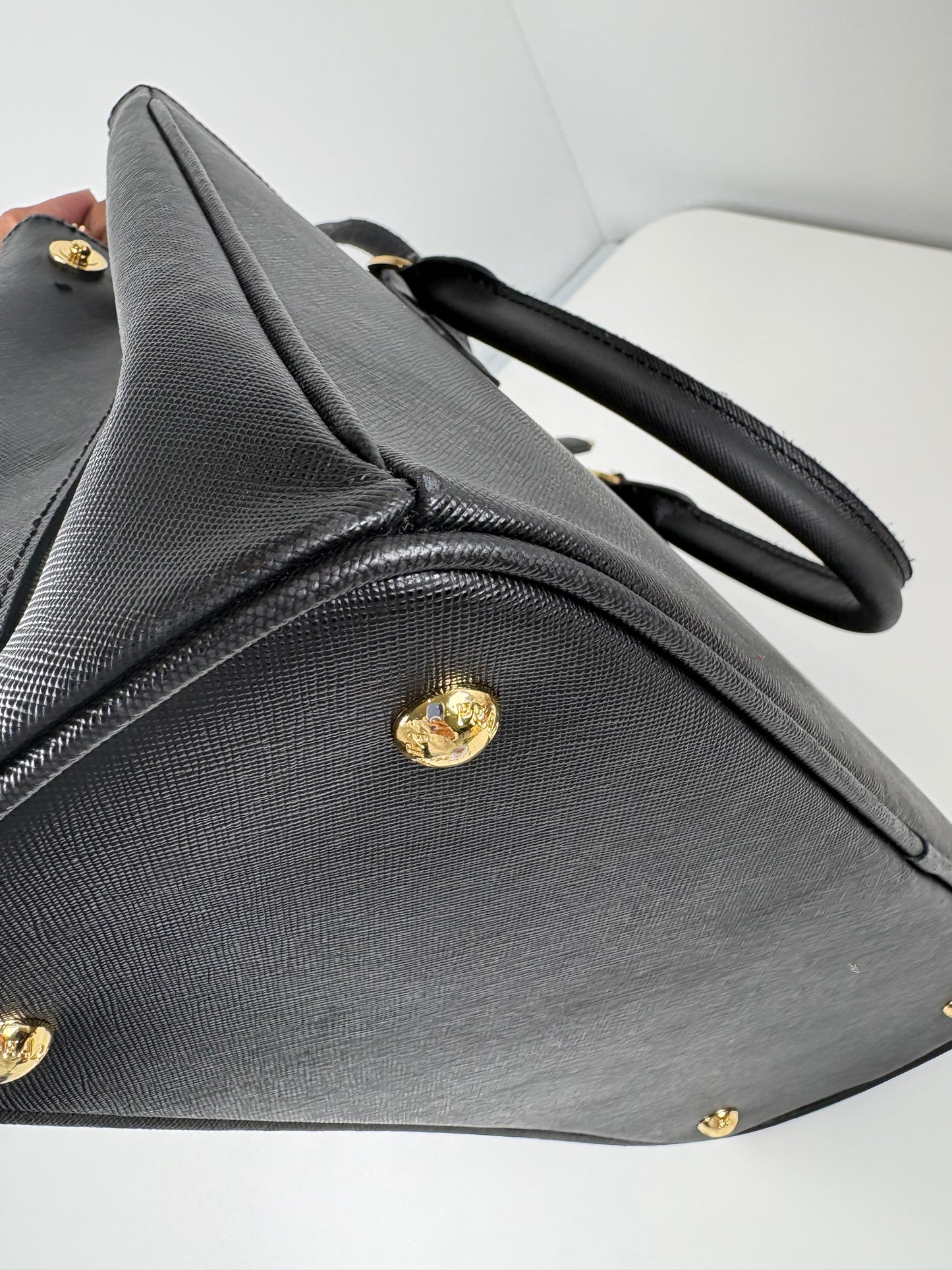 Pre-Owned PRADA Saffiano Galleria Double Zip Handbag, Black, Medium