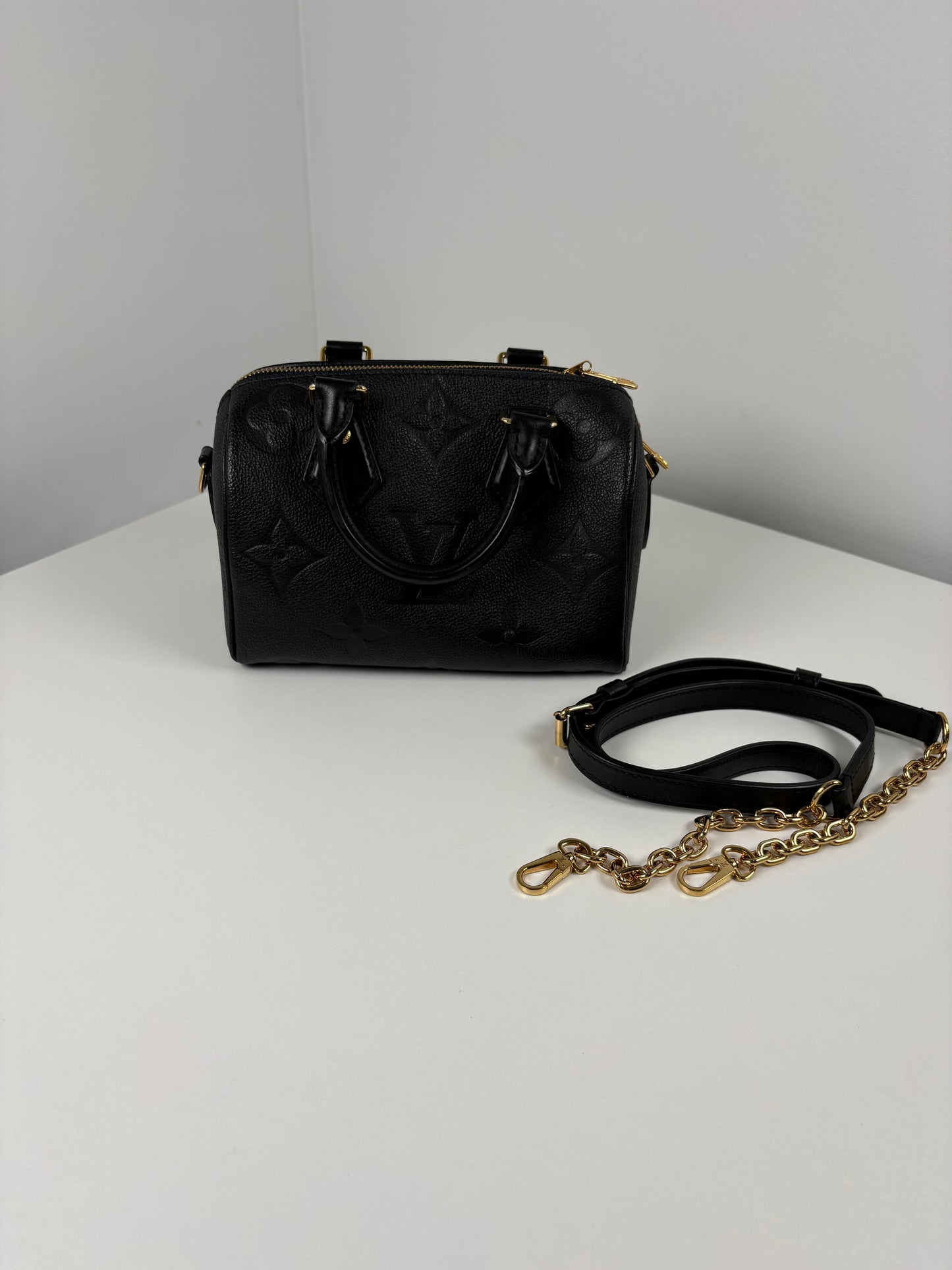 Pre-Owned LOUIS VUITTON Speedy 20B Handbag, Black