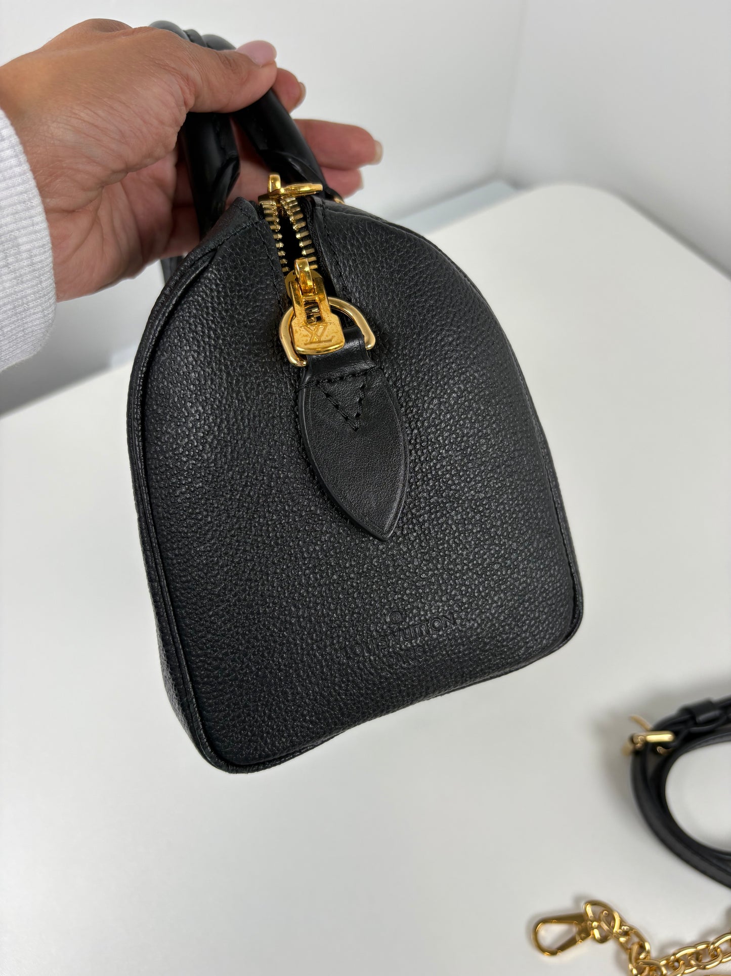 Pre-Owned LOUIS VUITTON Speedy 20B Handbag, Black