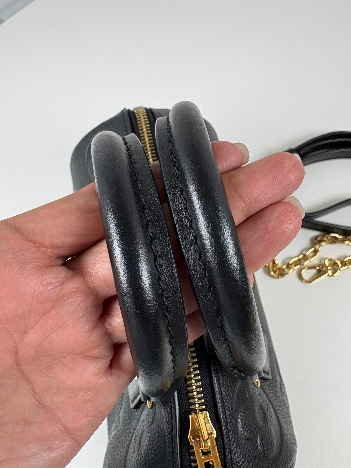 Pre-Owned LOUIS VUITTON Speedy 20B Handbag, Black