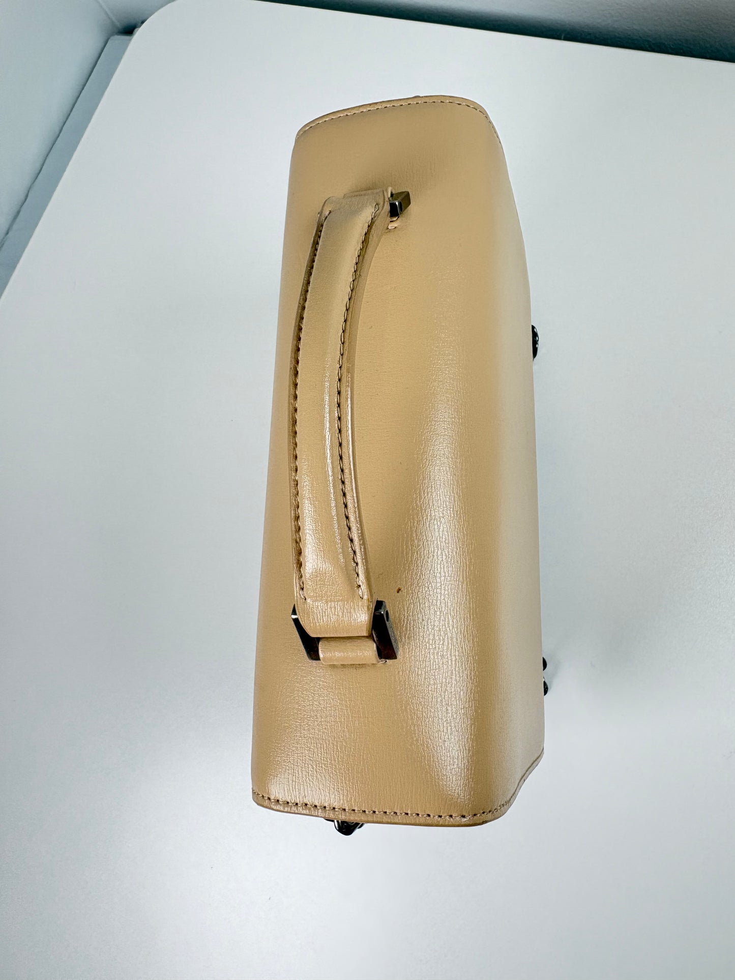 Pre-Owned SAINT LAURENT Bellechasse Handbag, Beige, Medium