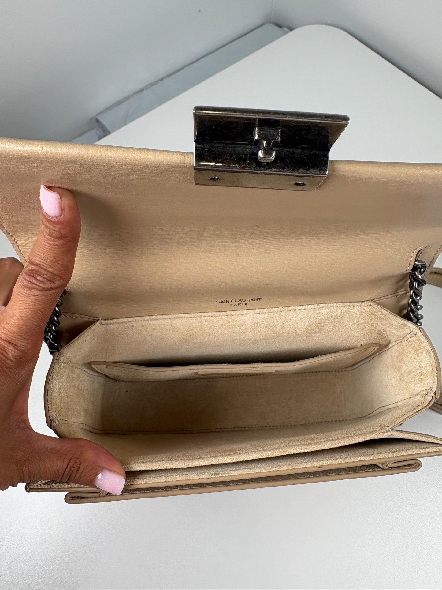 Pre-Owned SAINT LAURENT Bellechasse Handbag, Beige, Medium