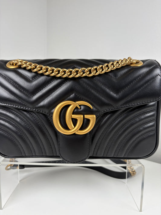 Pre-Owned GUCCI Marmont Shoulder Handbag, Black/GHW, Medium