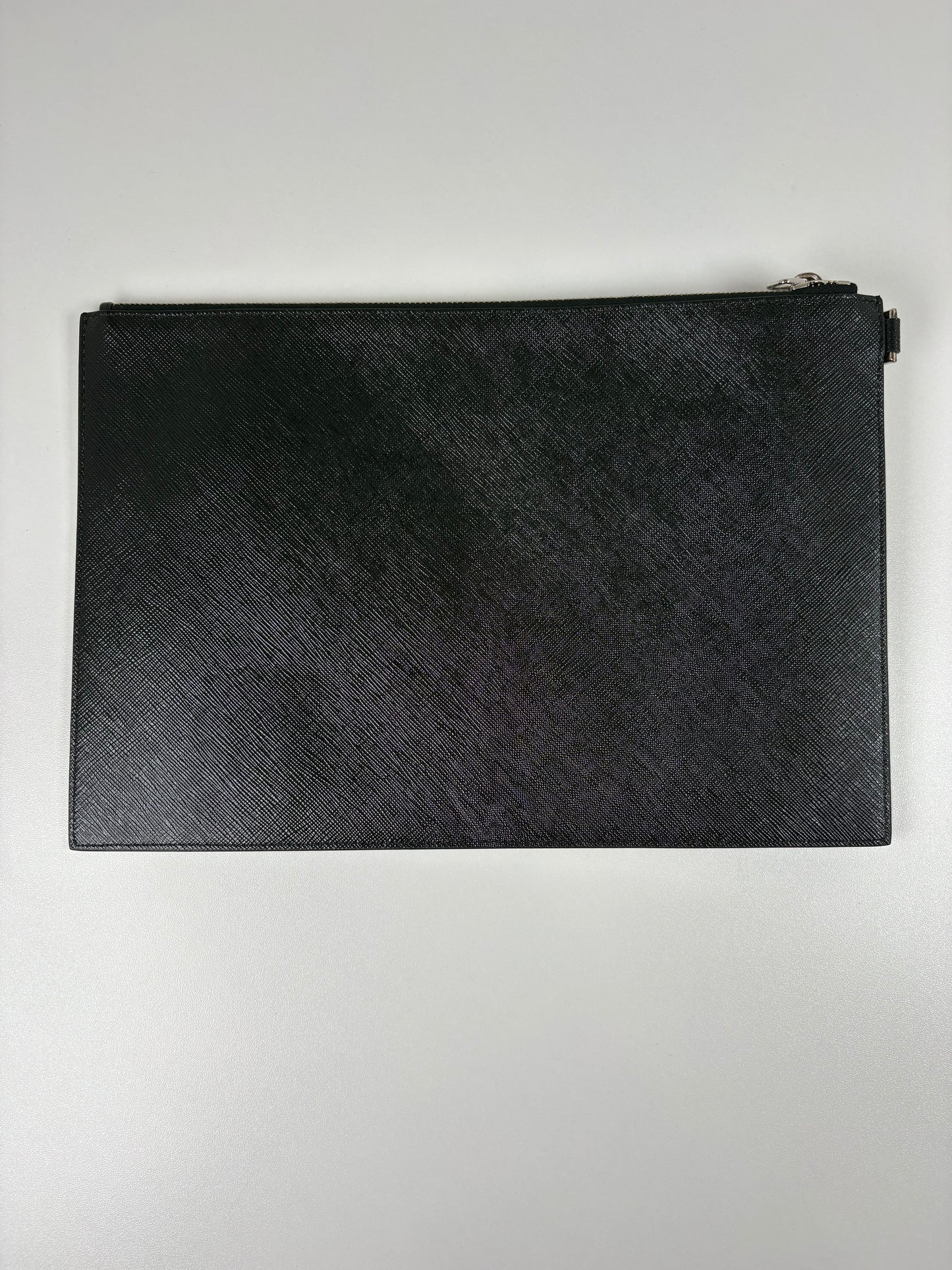 Pre-Owned GIVENCHY Daisy Heart Logo Clutch, Black