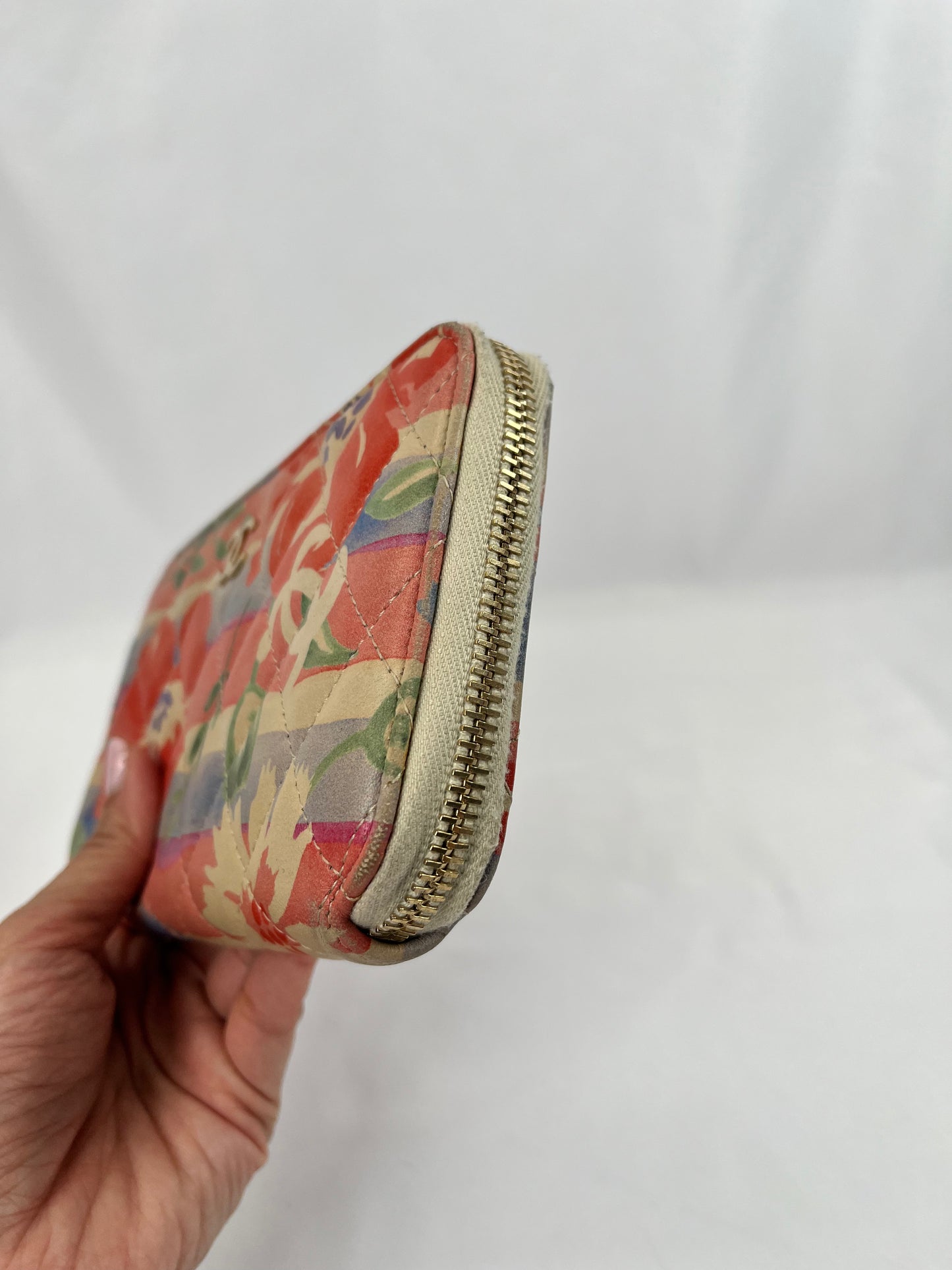 Pre-Owned CHANEL™ Hawaiin Floral Watercolor Zip around  Wallet