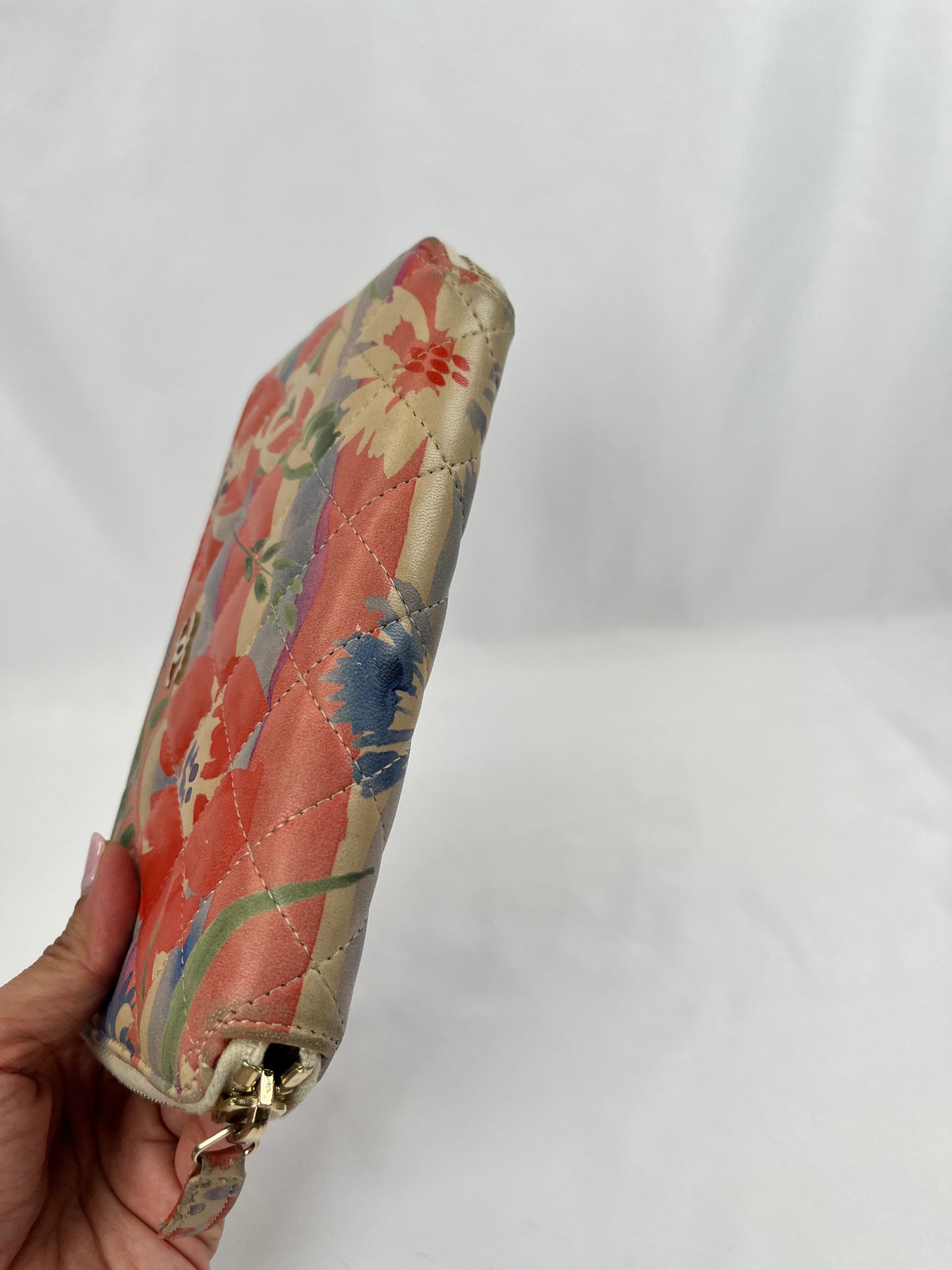 Pre-Owned CHANEL™ Hawaiin Floral Watercolor Zip around  Wallet