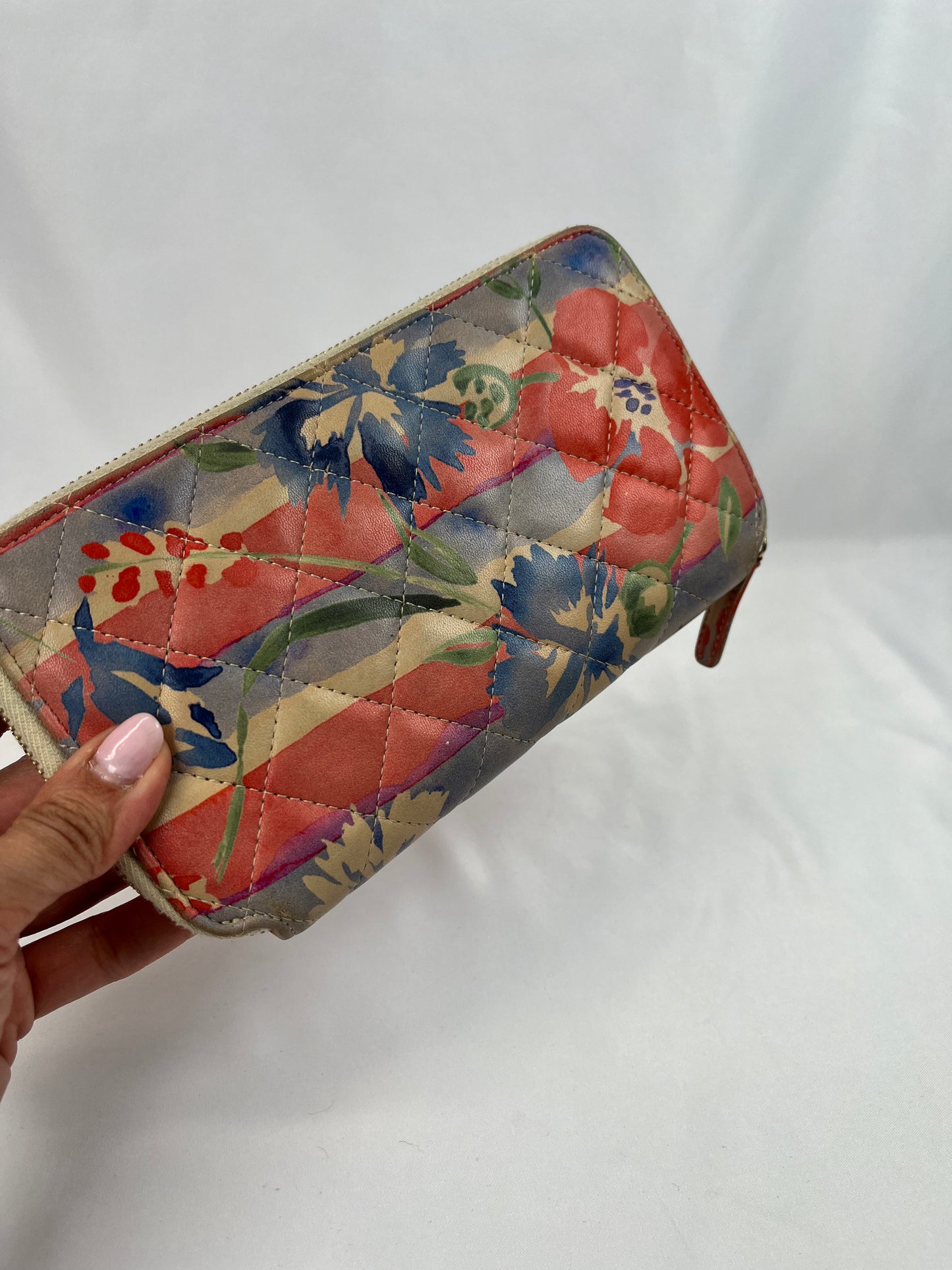 Pre-Owned CHANEL™ Hawaiin Floral Watercolor Zip around  Wallet