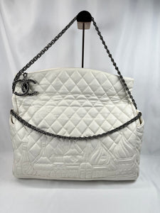Pre-Owned CHANEL™ Paris-Moscow Square White Handbag