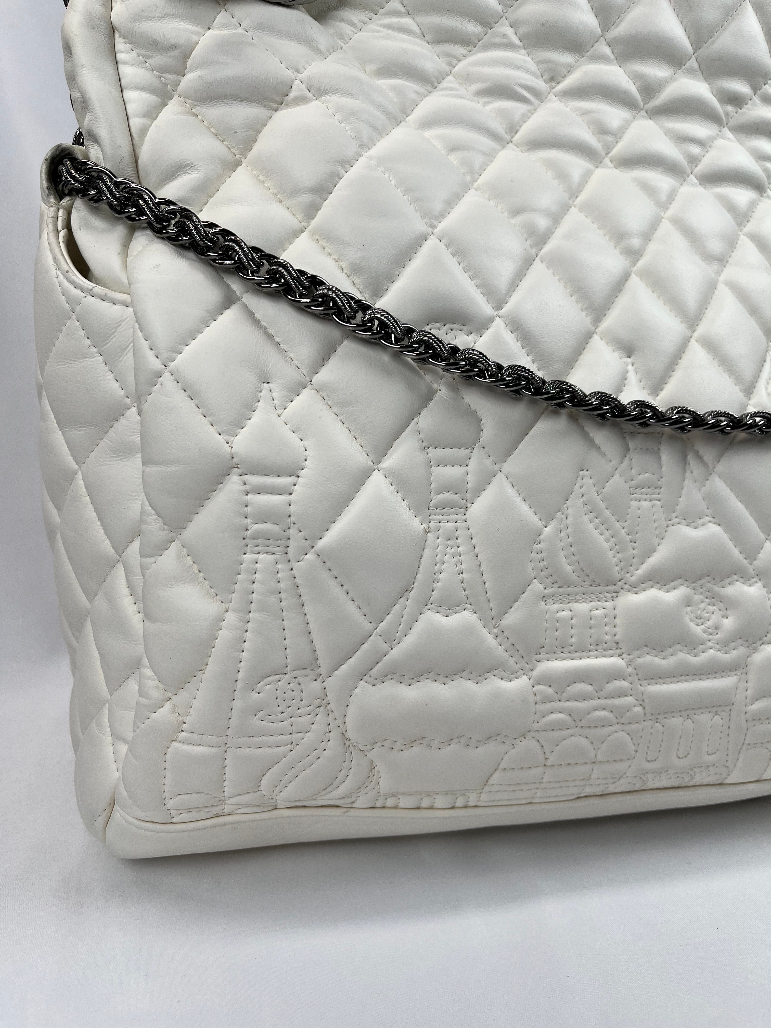 Pre-Owned CHANEL™ Paris-Moscow Square White Handbag