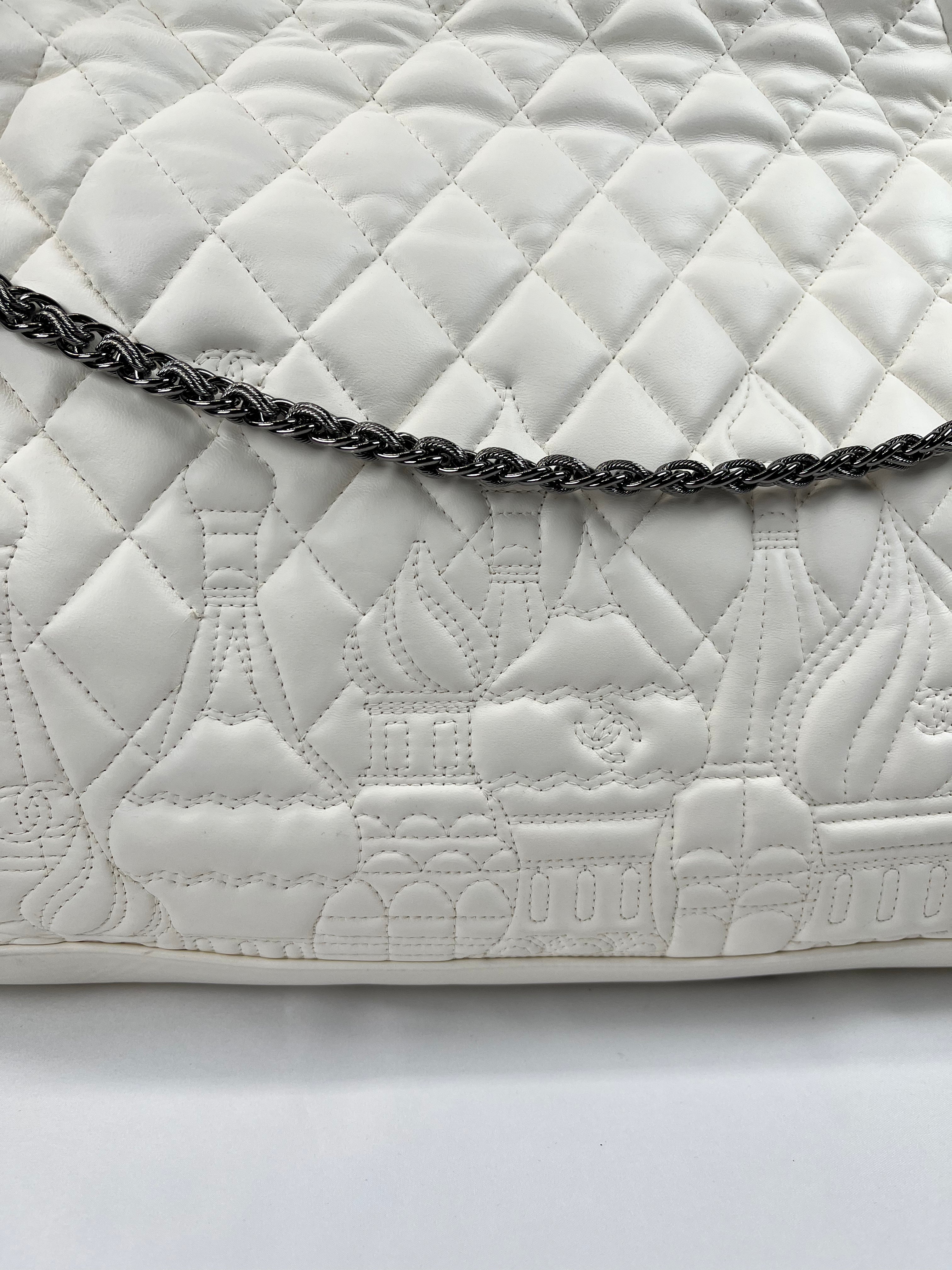 Pre-Owned CHANEL™ Paris-Moscow Square White Handbag