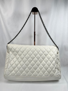 Pre-Owned CHANEL™ Paris-Moscow Square White Handbag