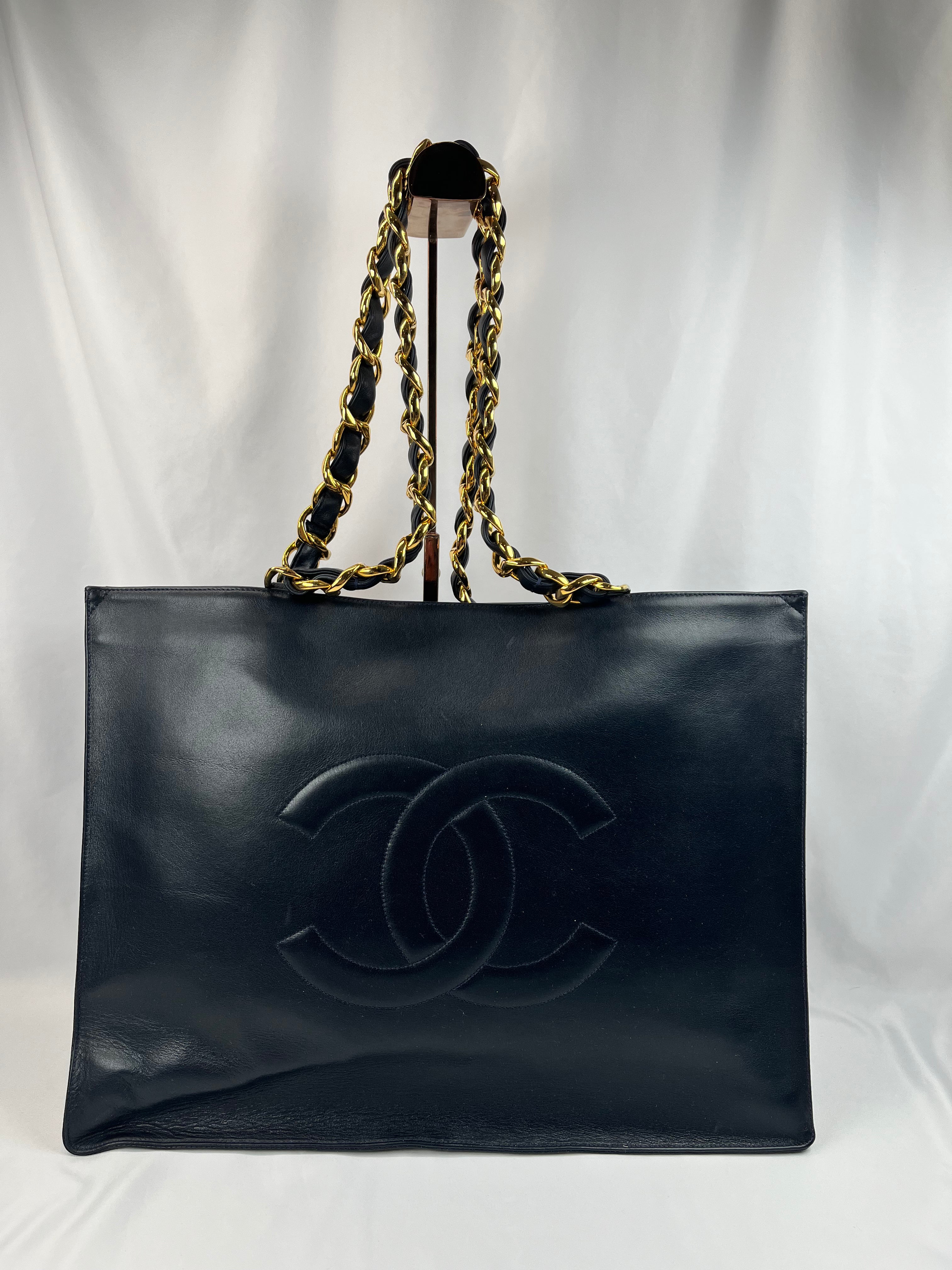 Pre-Owned CHANEL™ Vintage XL Timeless CC Dark Blue Handbag