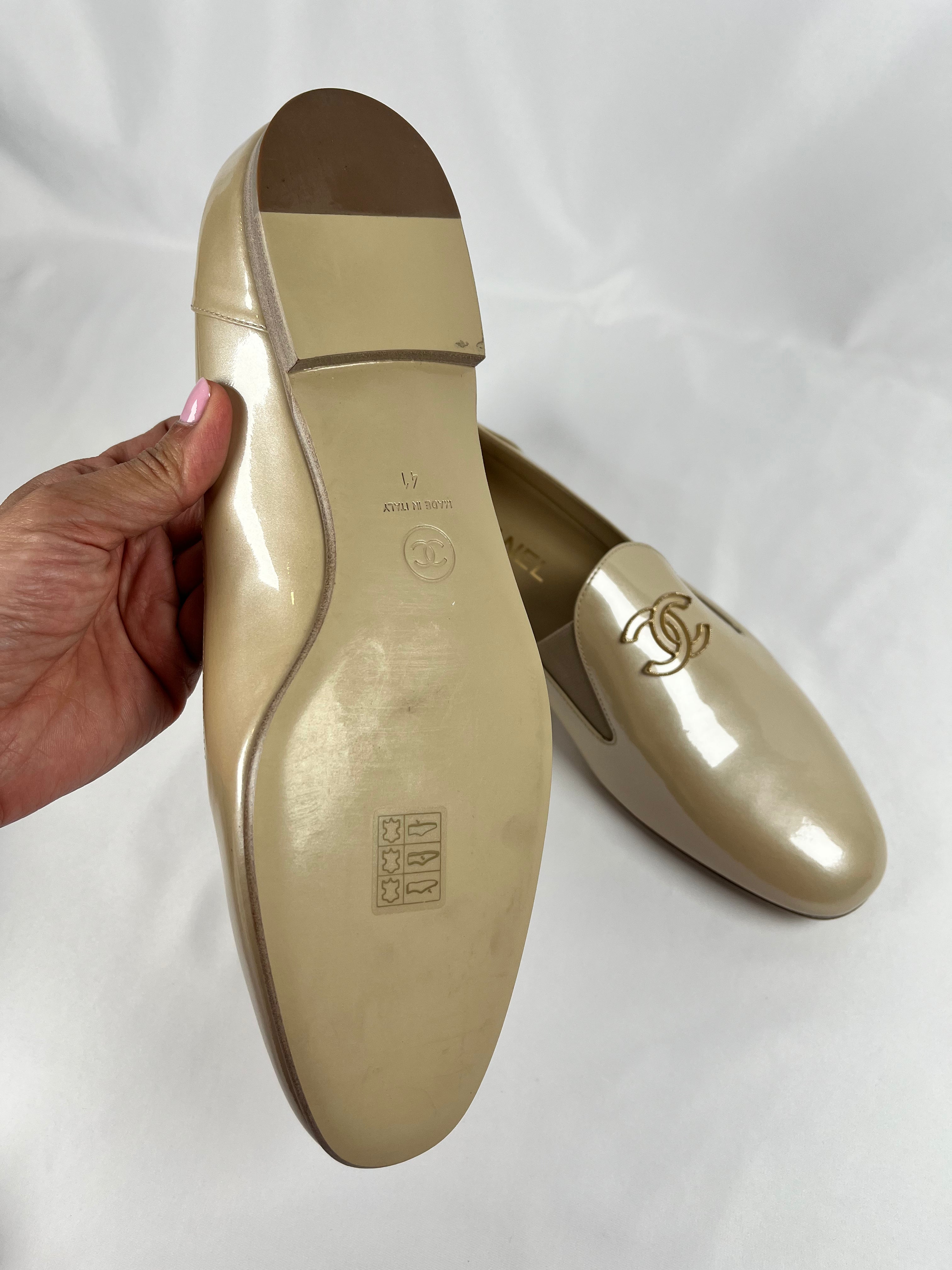 Pre-Owned CHANEL™ CC Nude/Gold Loafers, 41