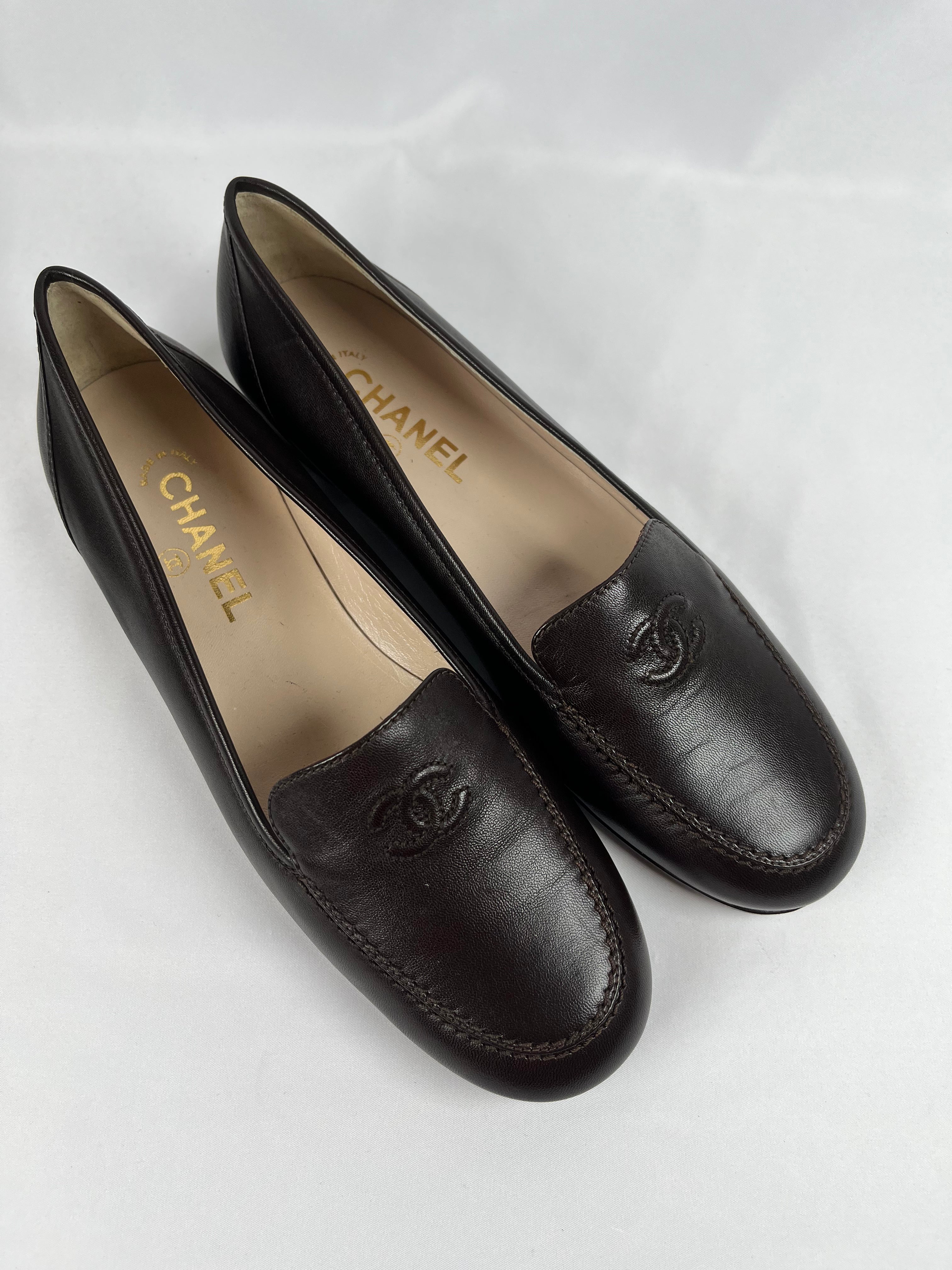 Pre-Owned CHANEL™ Vintage Interlocking CC Dark Brown Loafers, 40.5