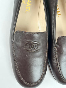 Pre-Owned CHANEL™ Vintage Interlocking CC Dark Brown Loafers, 40.5