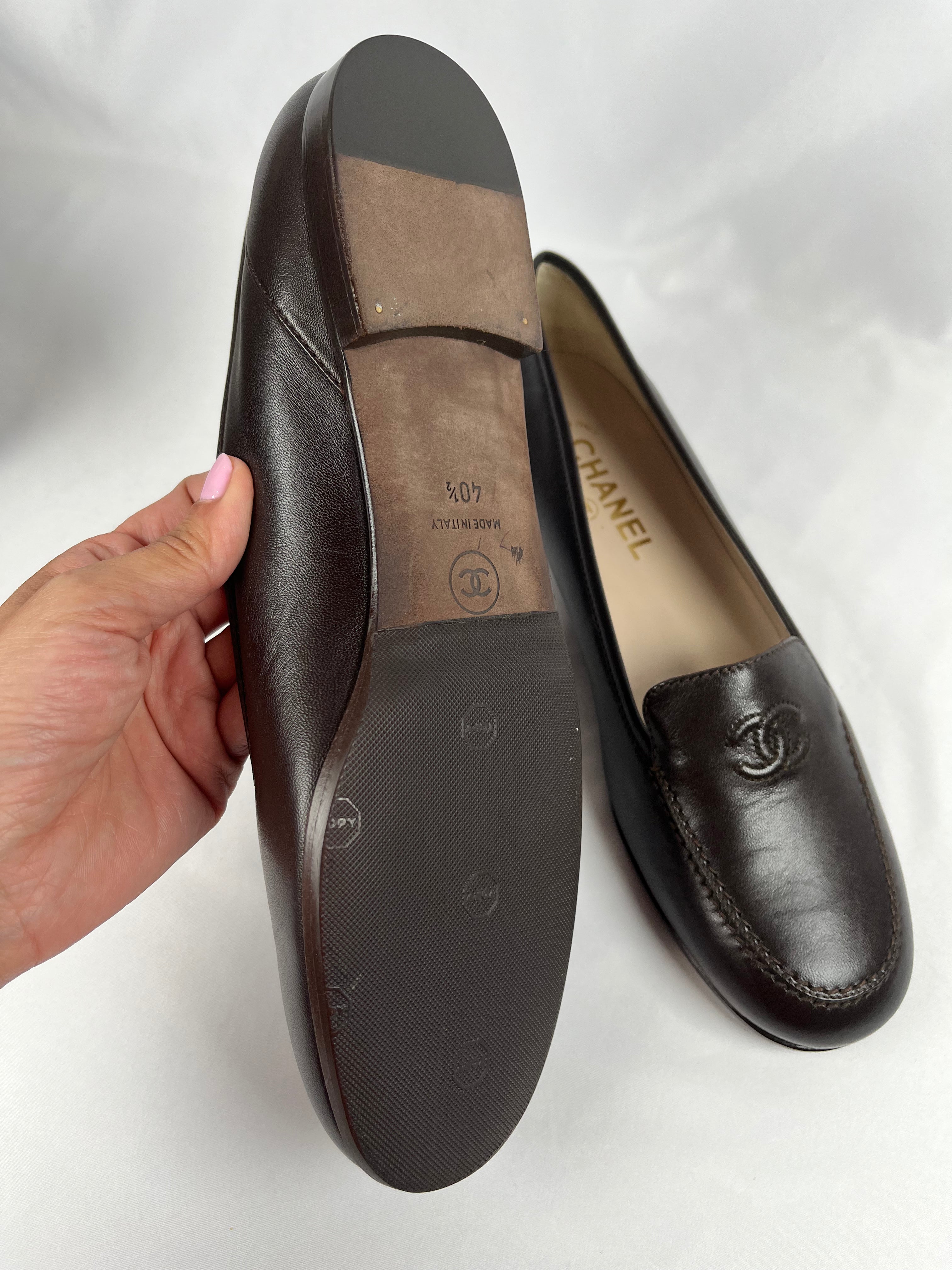 Pre-Owned CHANEL™ Vintage Interlocking CC Dark Brown Loafers, 40.5