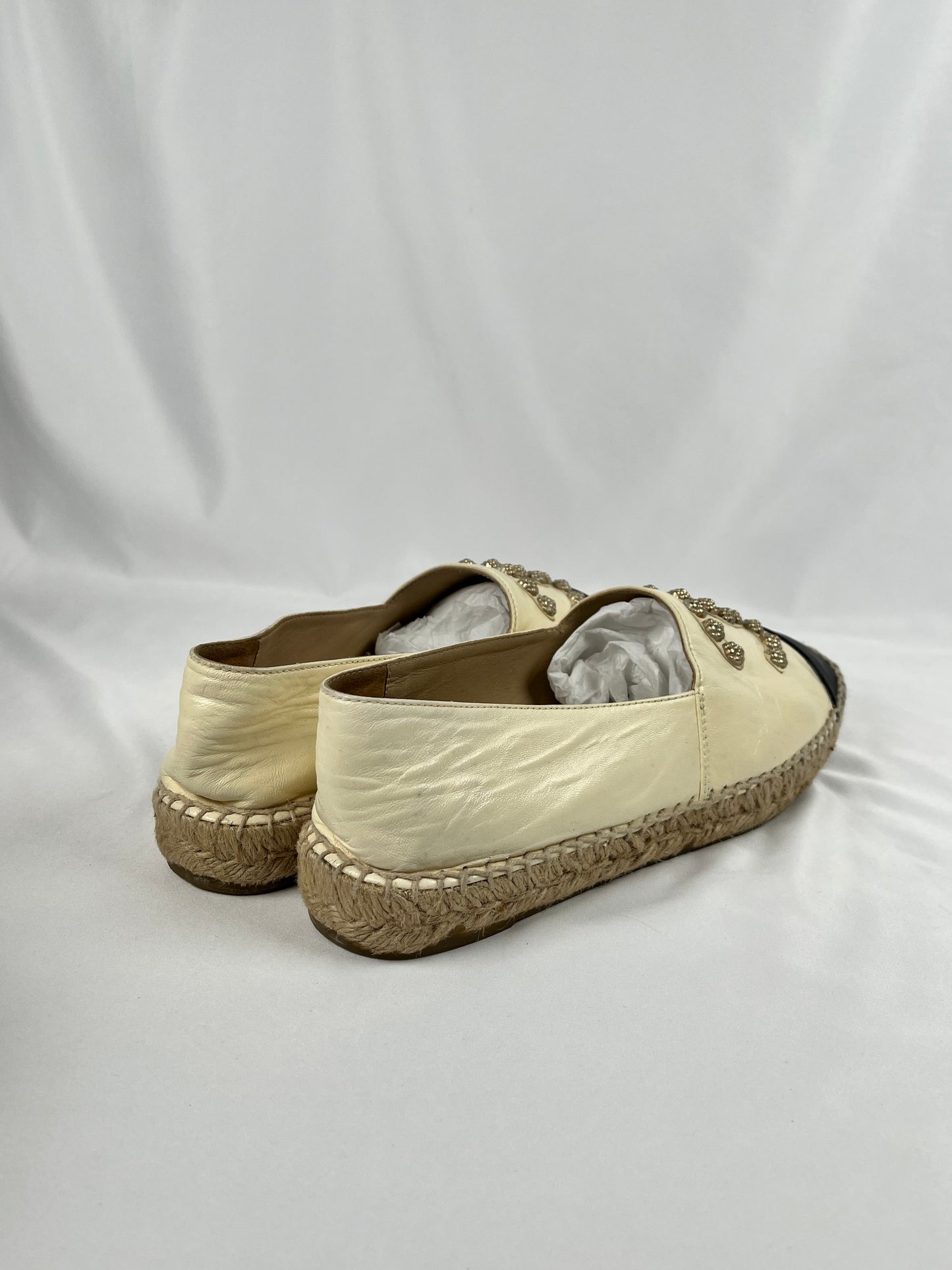 Pre-Owned CHANEL™ Camellia CC Cream/Black Espadrilles, 41