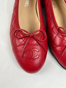 Pre-Owned CHANEL™ Caviar Ballet Red Flats, 41