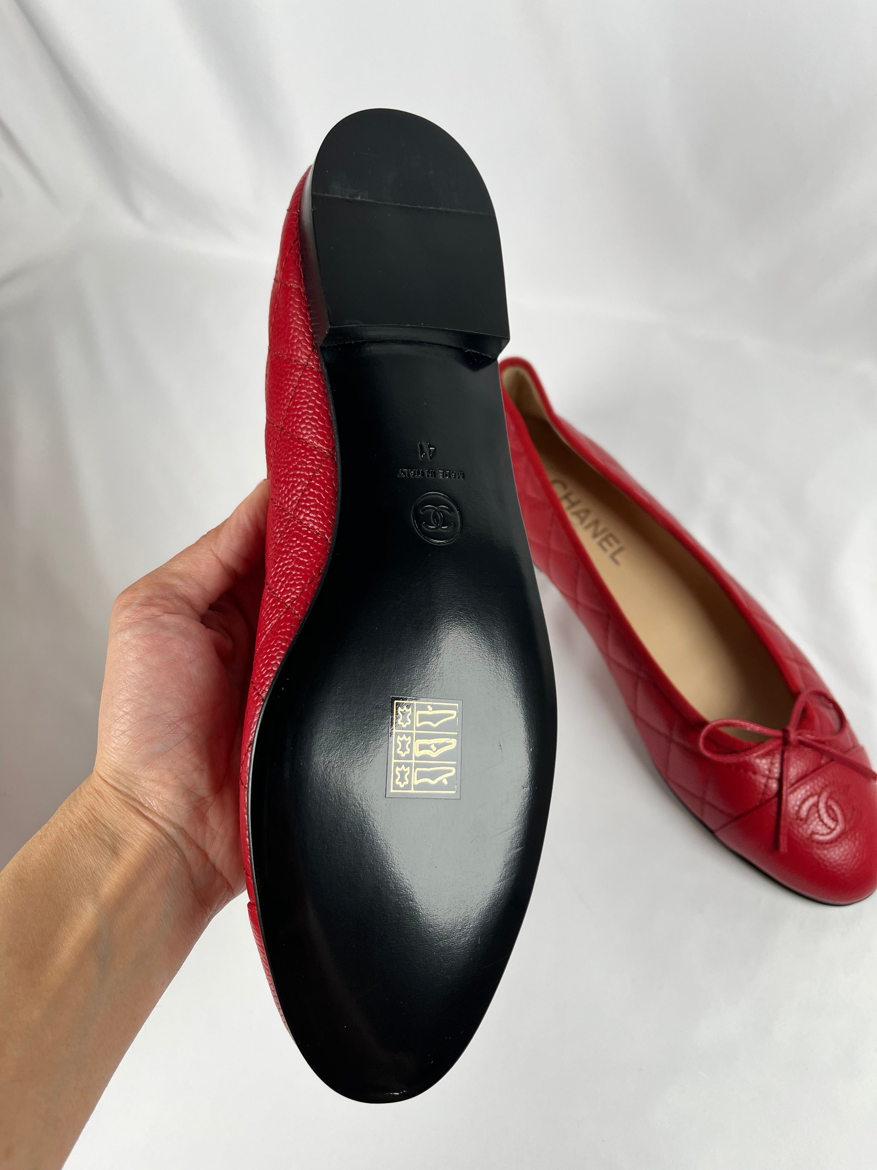 Pre-Owned CHANEL™ Caviar Ballet Red Flats, 41