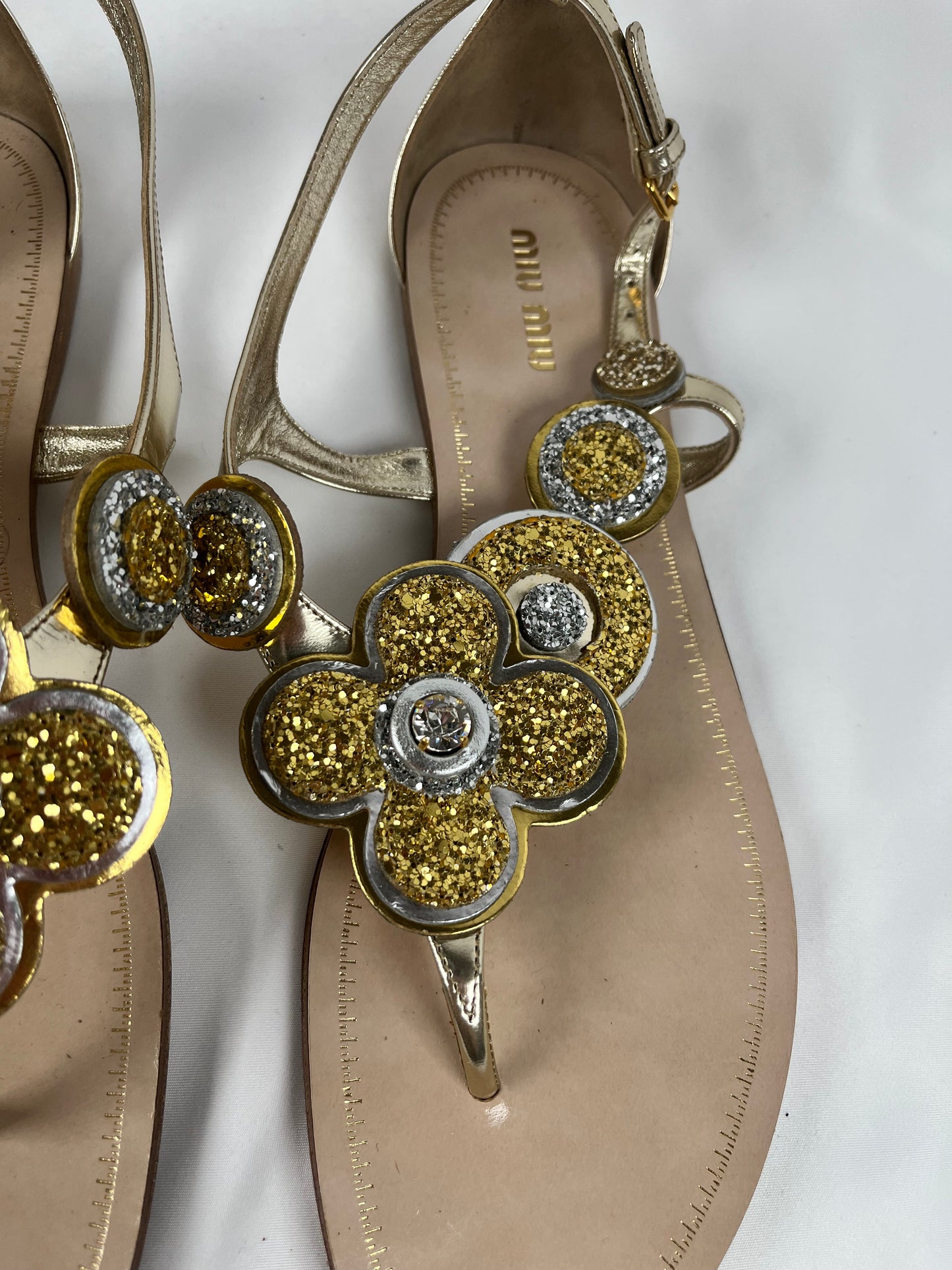 Pre-Owned MIU MIU Flower T-Strap Gold/Silver Sandals, 40