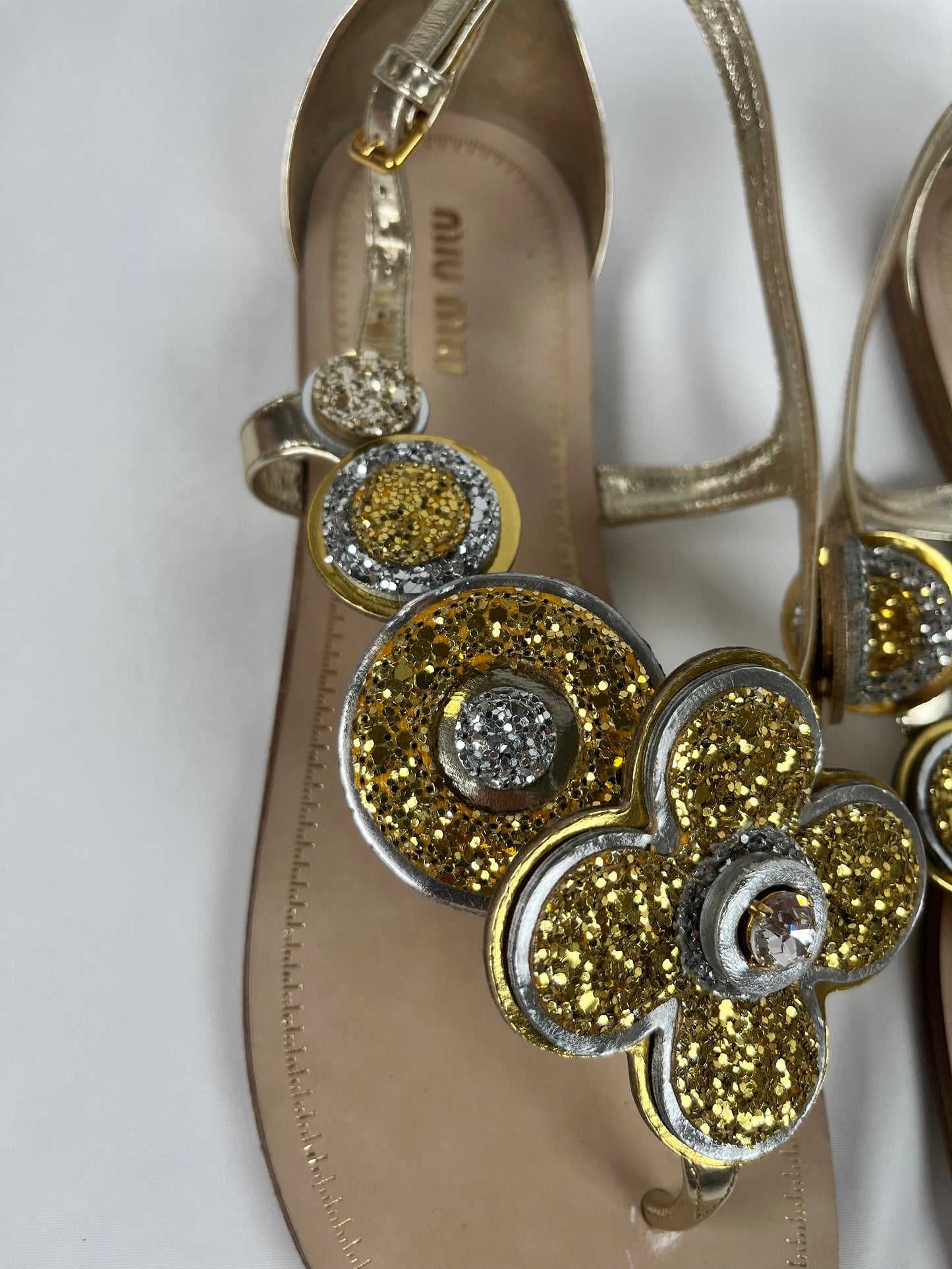 Pre-Owned MIU MIU Flower T-Strap Gold/Silver Sandals, 40