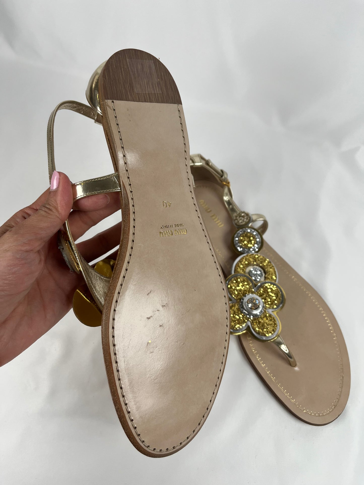 Pre-Owned MIU MIU Flower T-Strap Gold/Silver Sandals, 40