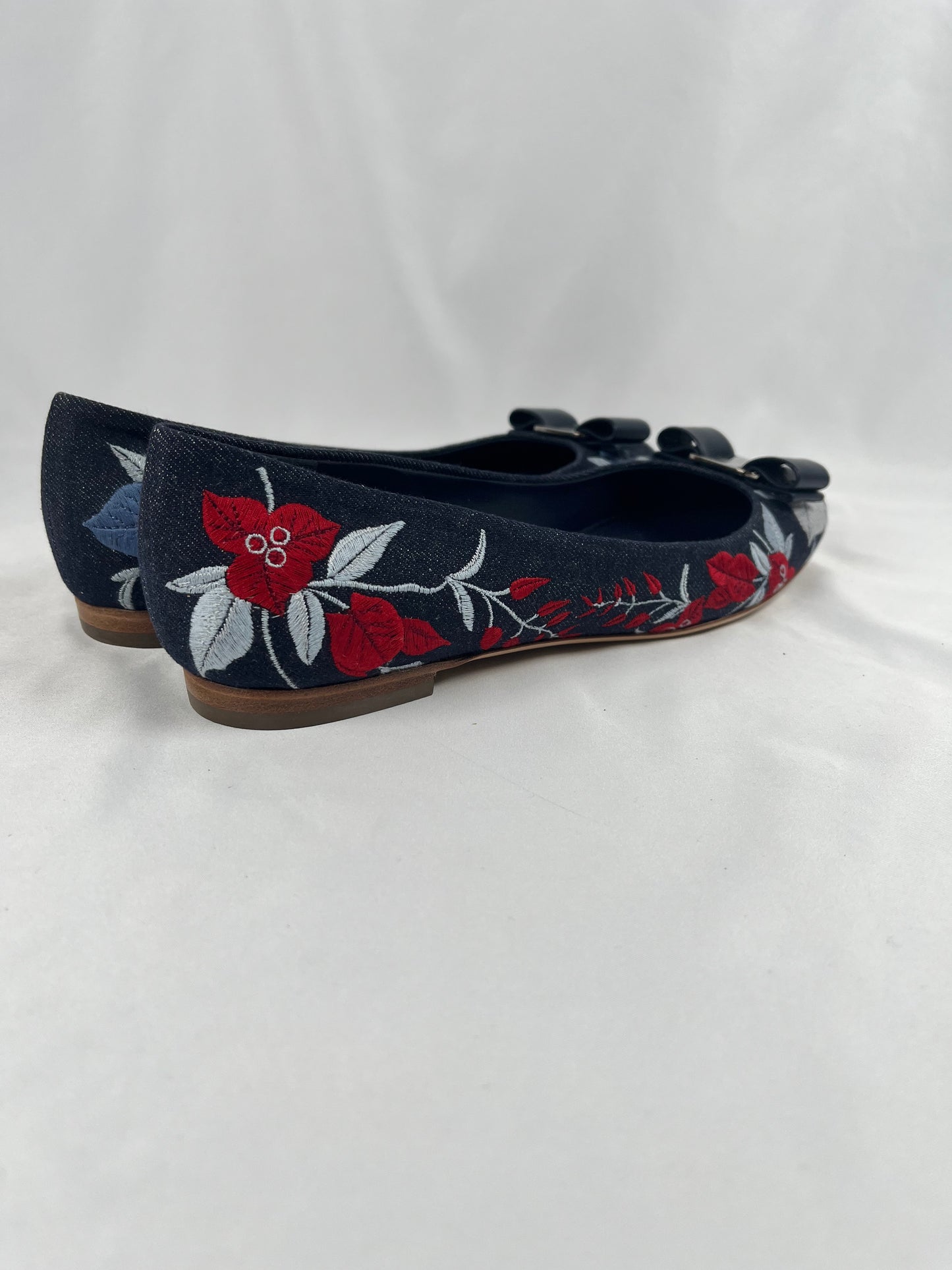 Pre-Owned SALVATORE FERRAGAMO Varina Blue Denim Flats, 9.5B