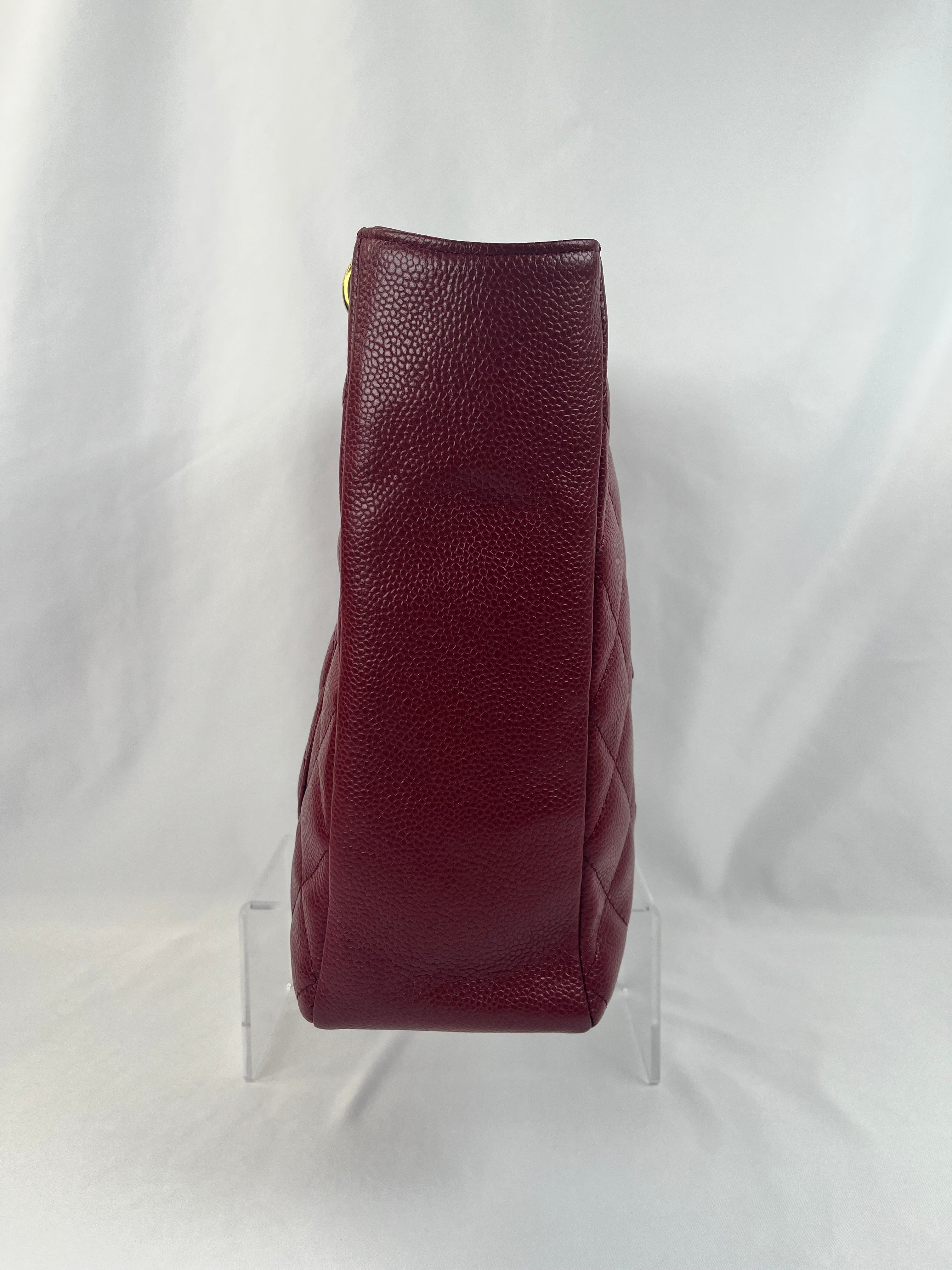 Pre-Owned CHANEL™ Caviar Petite Shopping Tote Red Handbag