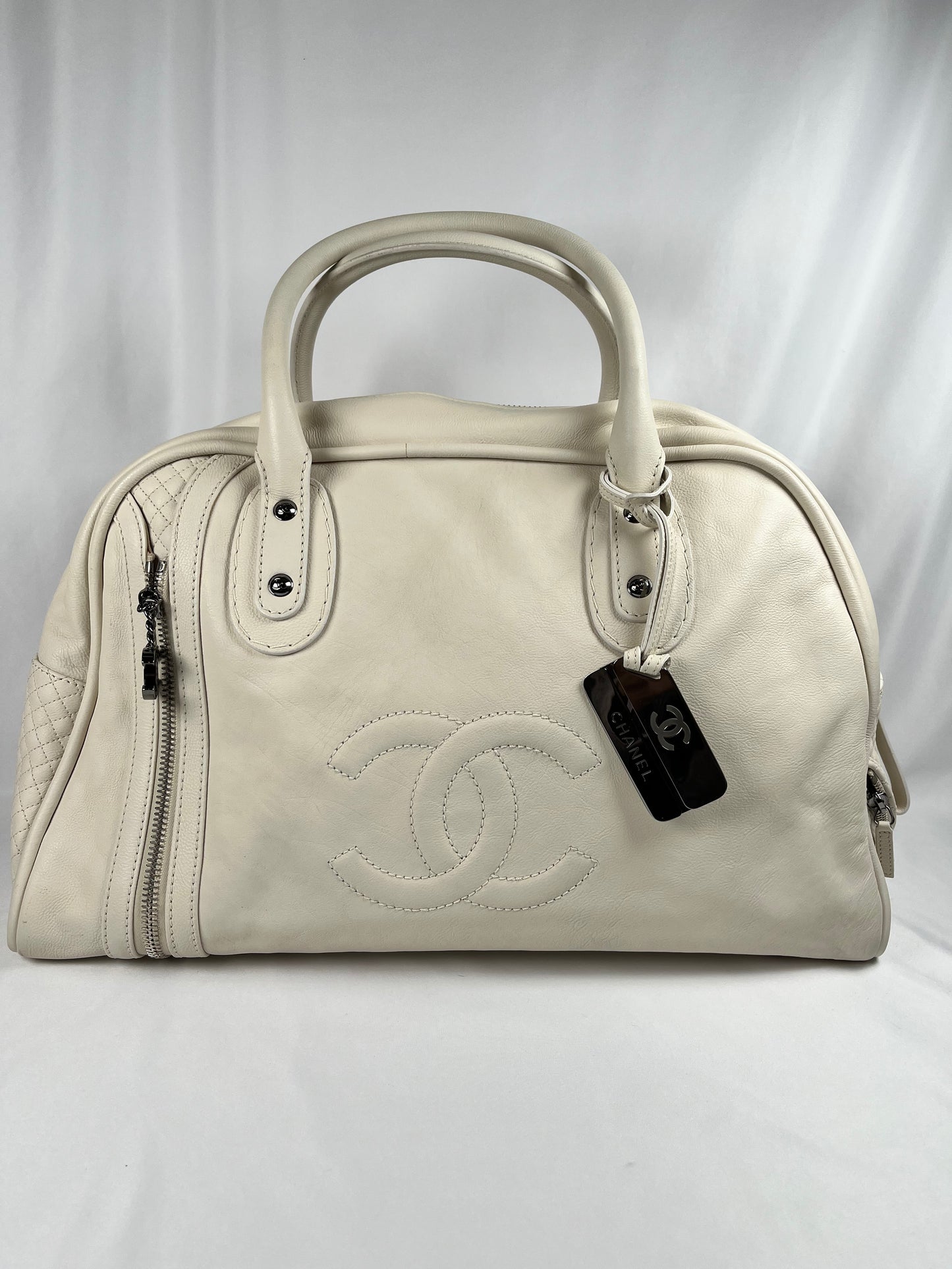 Pre-Owned Chanel™ CC Carry-On Bowling Bag White Handbag
